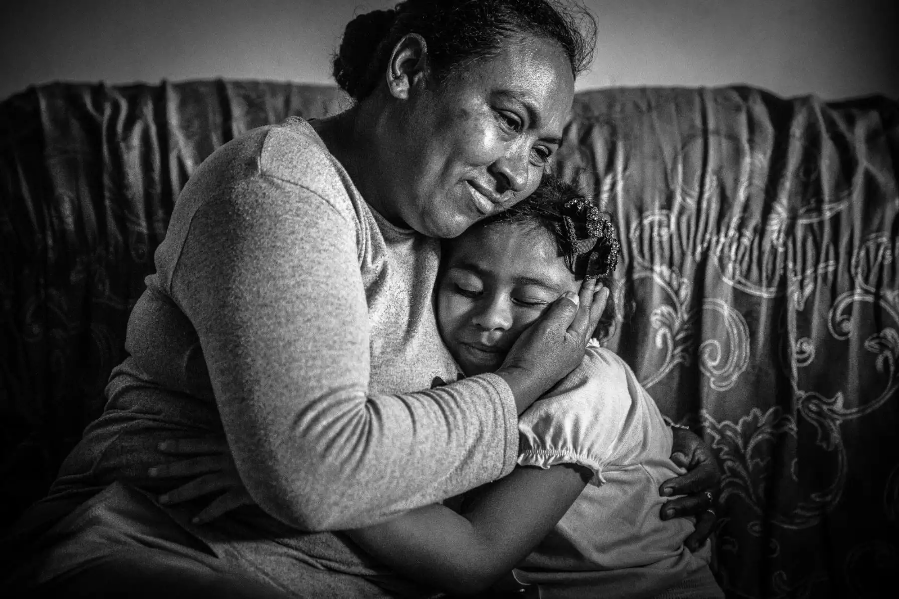A sus 9 años, Liz Emmita ha sabido soportar largos traslados de Chincha a Lima para recibir tratamiento hospitalario de varios días porque sus riñones no funcionaban. Una llamada salvadora le cambió la vida. Foto: ANDINA/ Carlos Lezama Villantoy