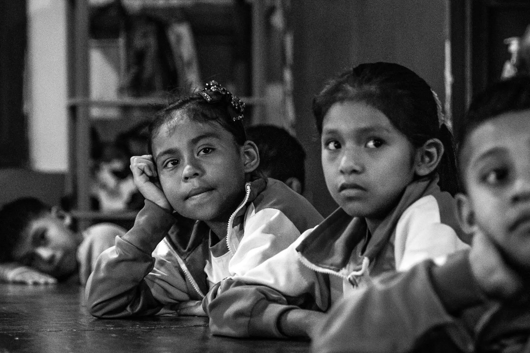 Liz Emmita en su colegio del Alto Laredo en Chincha. Su madre nos menciona: “le doy gracias al angelito que le dio su riñón a mi hija, quien puso en su DNI que donaba todos sus órganos. Ese angelito salvó ocho vidas y una de ellas fue la de mi hija”, cuenta la mamá. Foto: ANDINA/ Carlos Lezama Villantoy