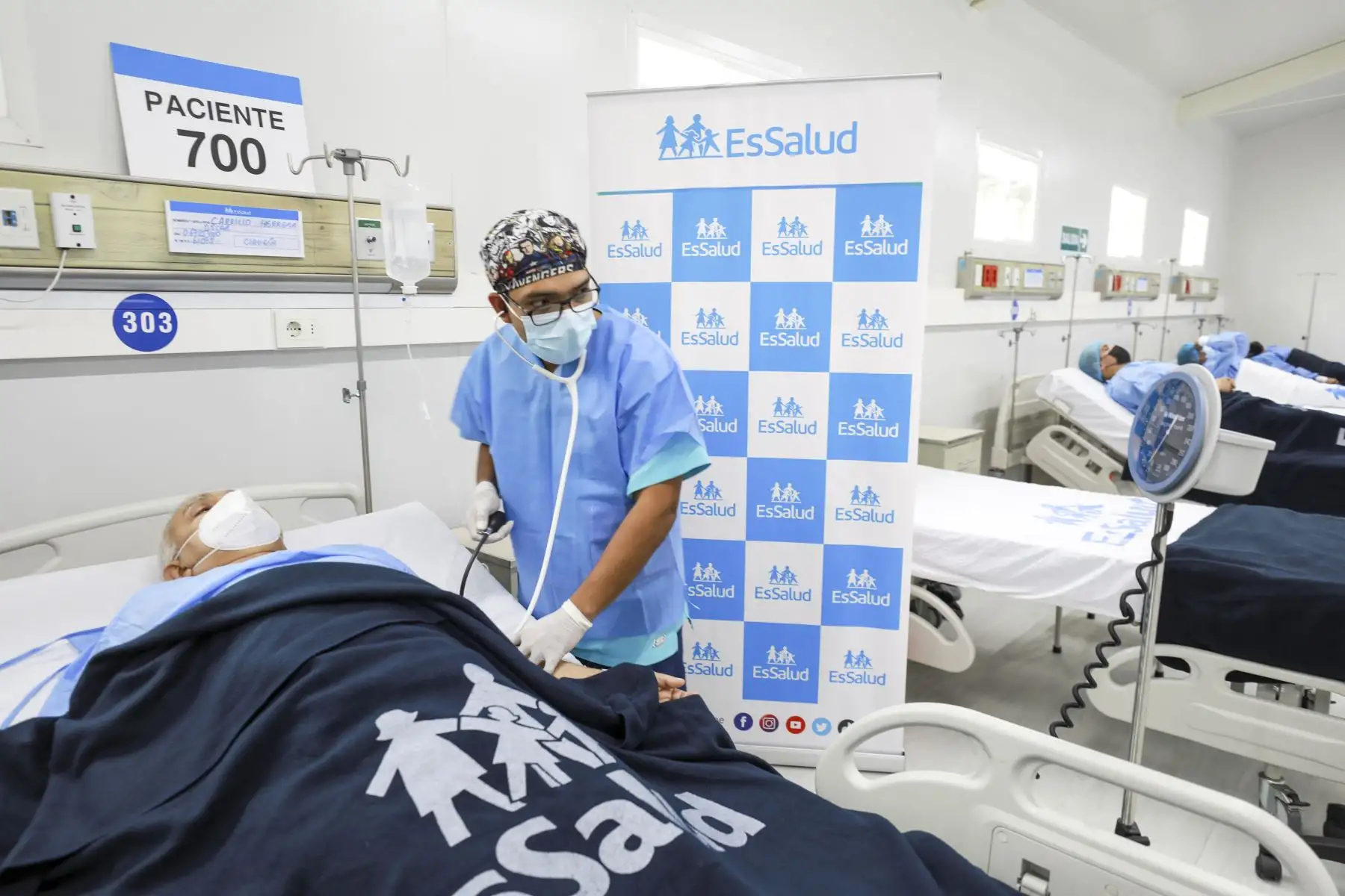Gracias al equipo multidisciplinario de EsSalud, el paciente Óscar Carrillo Herrera fue dado de alta tras ser diagnosticado de una hernia en la zona inguinal hace cuatro años. Él se convirtió en el paciente número 700 operado exitosamente en el Hospital de Día Canta Callao.

Foto: EsSalud