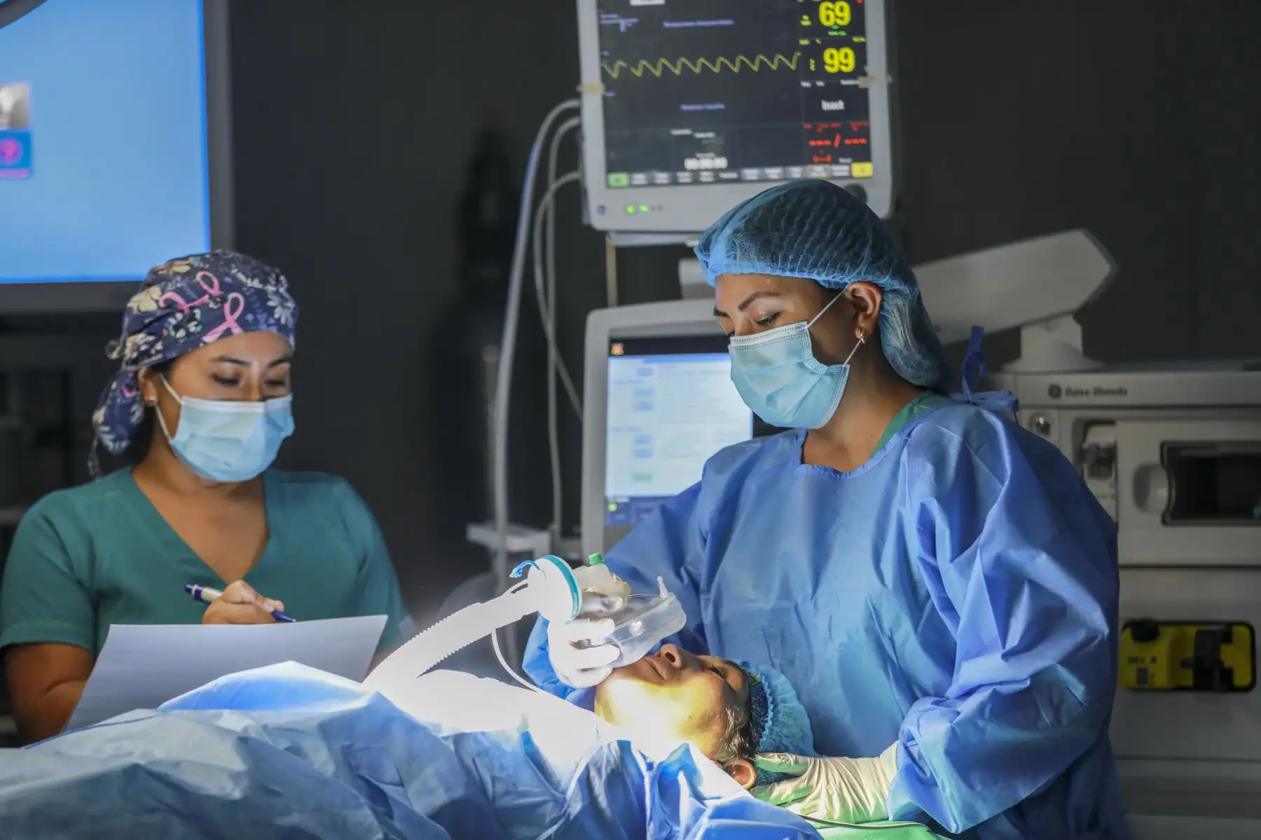 La actual gestión del Seguro Social de Salud (EsSalud) reforzó los servicios en el Hospital de Día Canta Callao de la Red Prestacional Sabogal, que permitió alcanzar las 700 intervenciones quirúrgicas y así facilitar el desembalse de operaciones en el primer puerto.
Foto: EsSalud