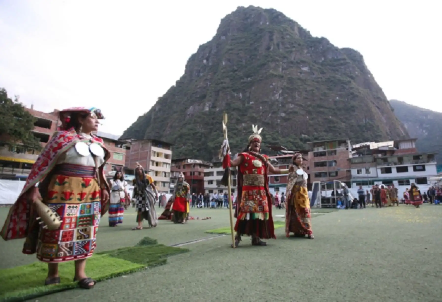 Ceremonia ancestral que exhibe al Santuario de Machu Picchu, como una de las mayores construcciones Incas, fue llevada adelante con la escenificación del “Purucallay Raymi”, fiesta conmemorativa sobre las obras del gran gobernante del Tahuantisuyo, el Inca Pachacuteq.
Foto: ANDINA/Percy Hurtado Santillán