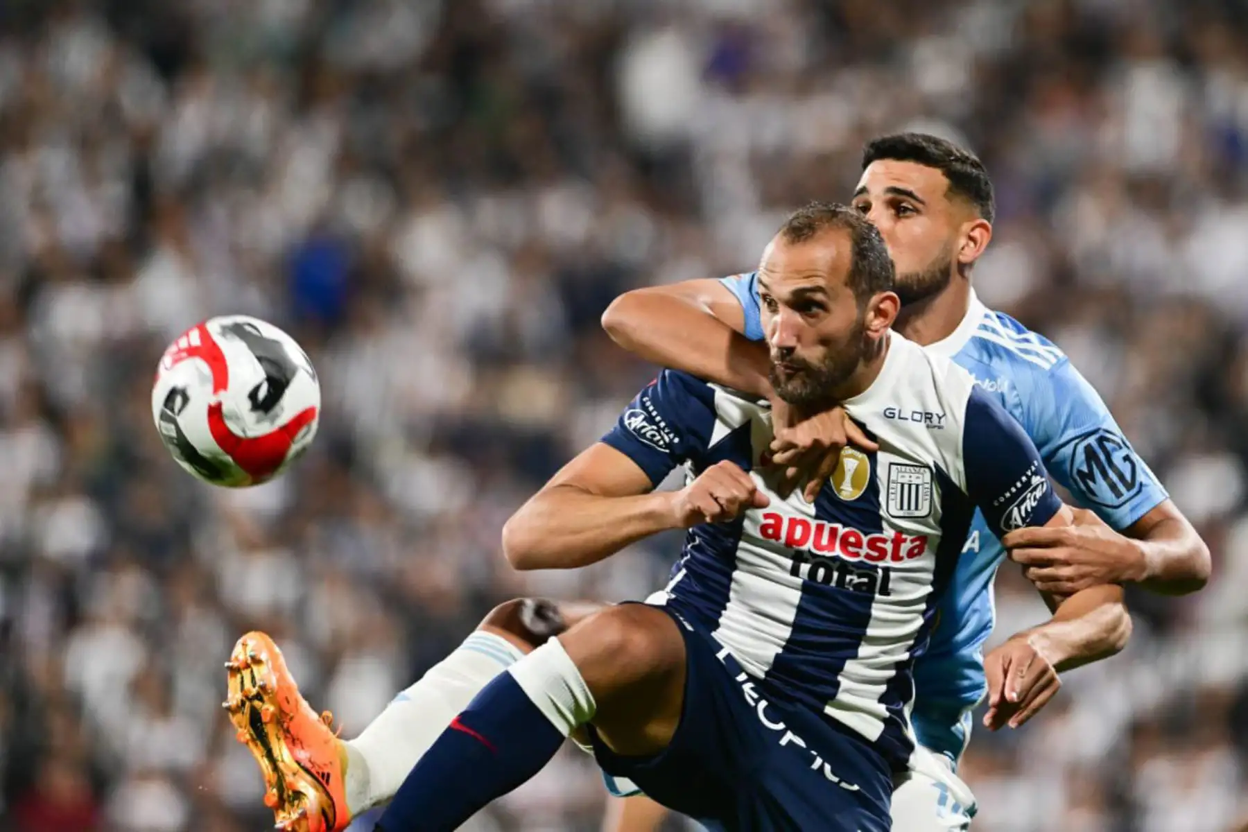 Alianza Lima y Sporting Cristal juegan en el Estadio Alejandro Villanueva de La Victoria, el partido más atractivo de la tercera fecha del Torneo Clausura de la Liga 1. Foto: @LigaFutProf