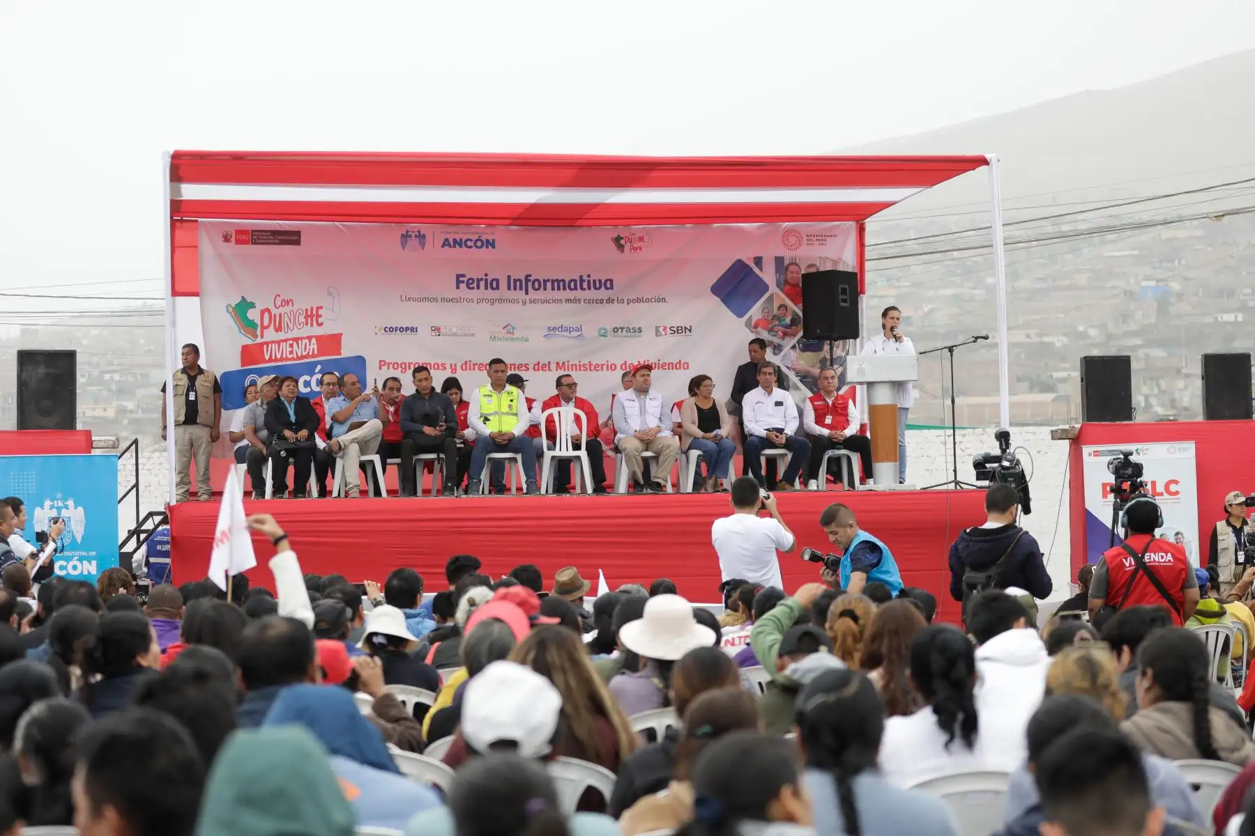 Hania Pérez de Cuéllar, Ministra de Vivienda lidera feria informativa Con Punche Vivienda en Ancón.
Foto: Vivienda