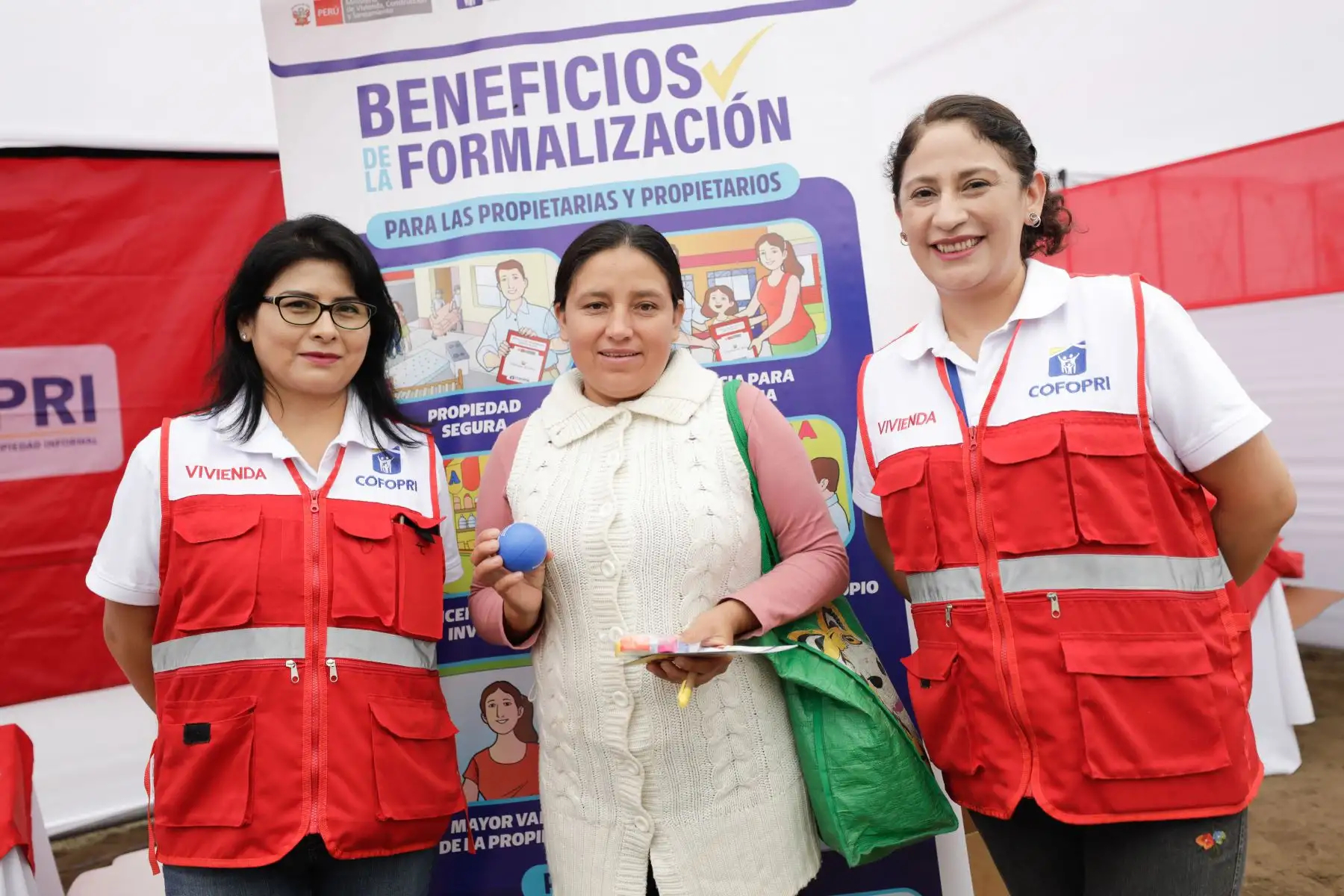 Hania Pérez de Cuéllar, Ministra de Vivienda lidera feria informativa Con Punche Vivienda en Ancón.
Foto: Vivienda