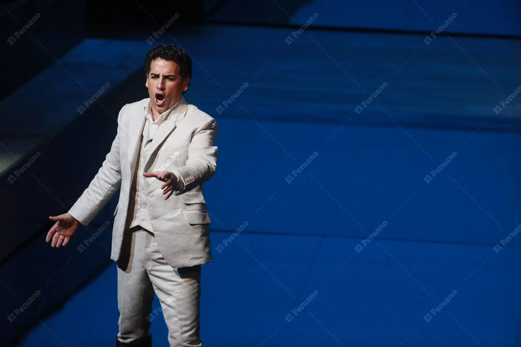 Lima - 26 febrero 2013 / El tenor Juan Diego Florez presenta opera Guillermo Tell en el Gran Teatro Nacional. Foto; Diario Oficial El Peruano / Óscar Farje