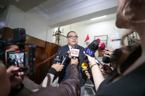 Premier Otárola reafirma compromiso del Gobierno para garantizar el derecho a la protesta