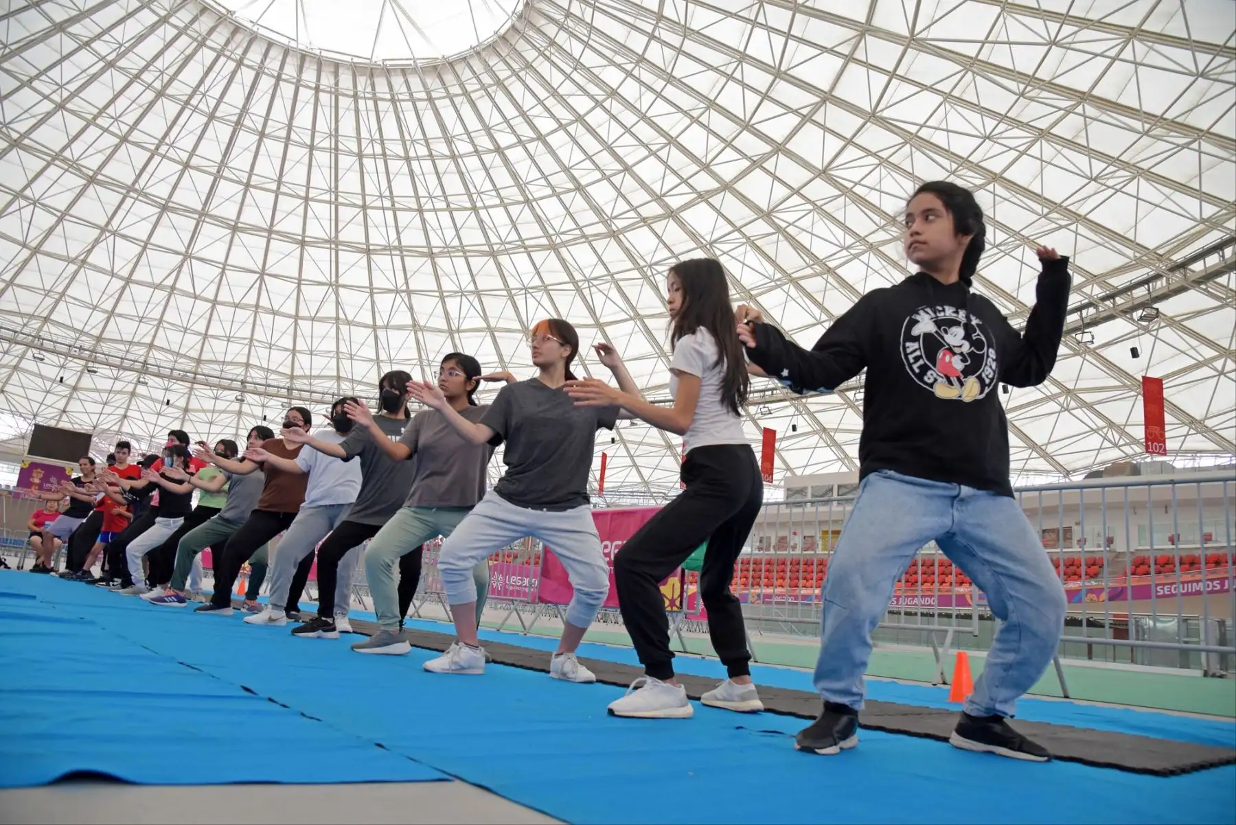 En Legado entrenan y compiten 3120 deportistas (2470 en deportes convencionales + 380 Para deportivos), entre ellos destacan Williams Pérez, quien acaba de ganar la primera medalla de oro en BMX Flatland en el Panamericano organizado en Paraguay. Pilar Jáuregui, en Para bádminton, el skater Ángelo Caro, las nadadoras Alexia Sotomayor y Ana Ricci, entre otros más.
Foto: @LegadoOficialPE