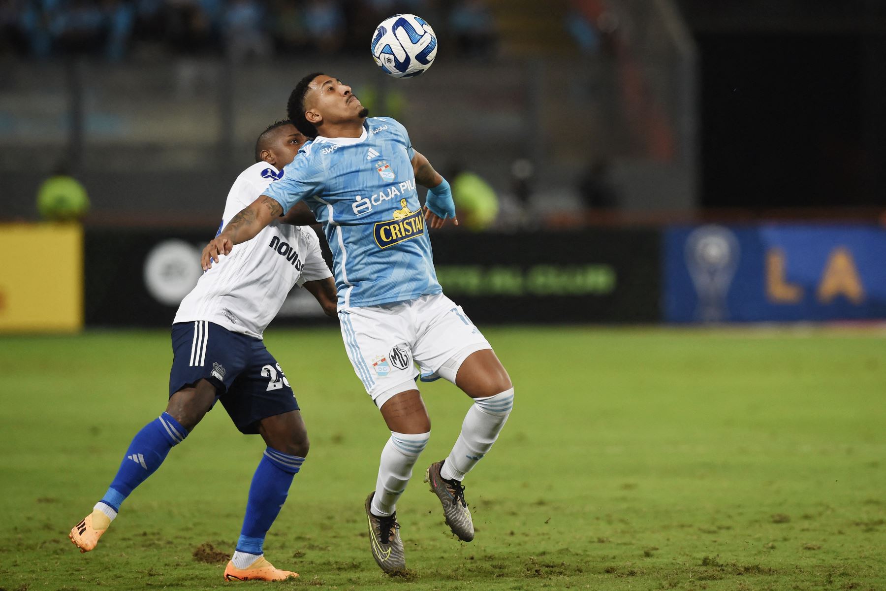 Sporting Cristal y Emelec juegan esta noche en el estadio Nacional de Lima. Foto: AFP