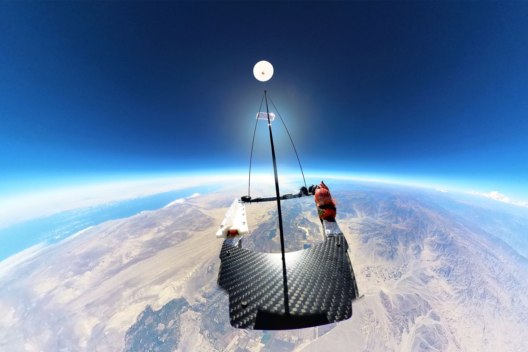 El primer lanzamiento de un globo estratosférico alcanzó 31 kilómetros de altura.