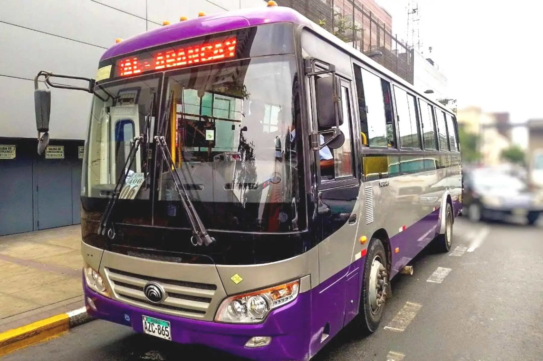 El servicio del corredor Morado se inicia en el paradero Capilla, en San Juan de Lurigancho, hasta la intersección del jirón Washington con la avenida Bolivia, en el Cercado de Lima. ANDINA/ ATU.