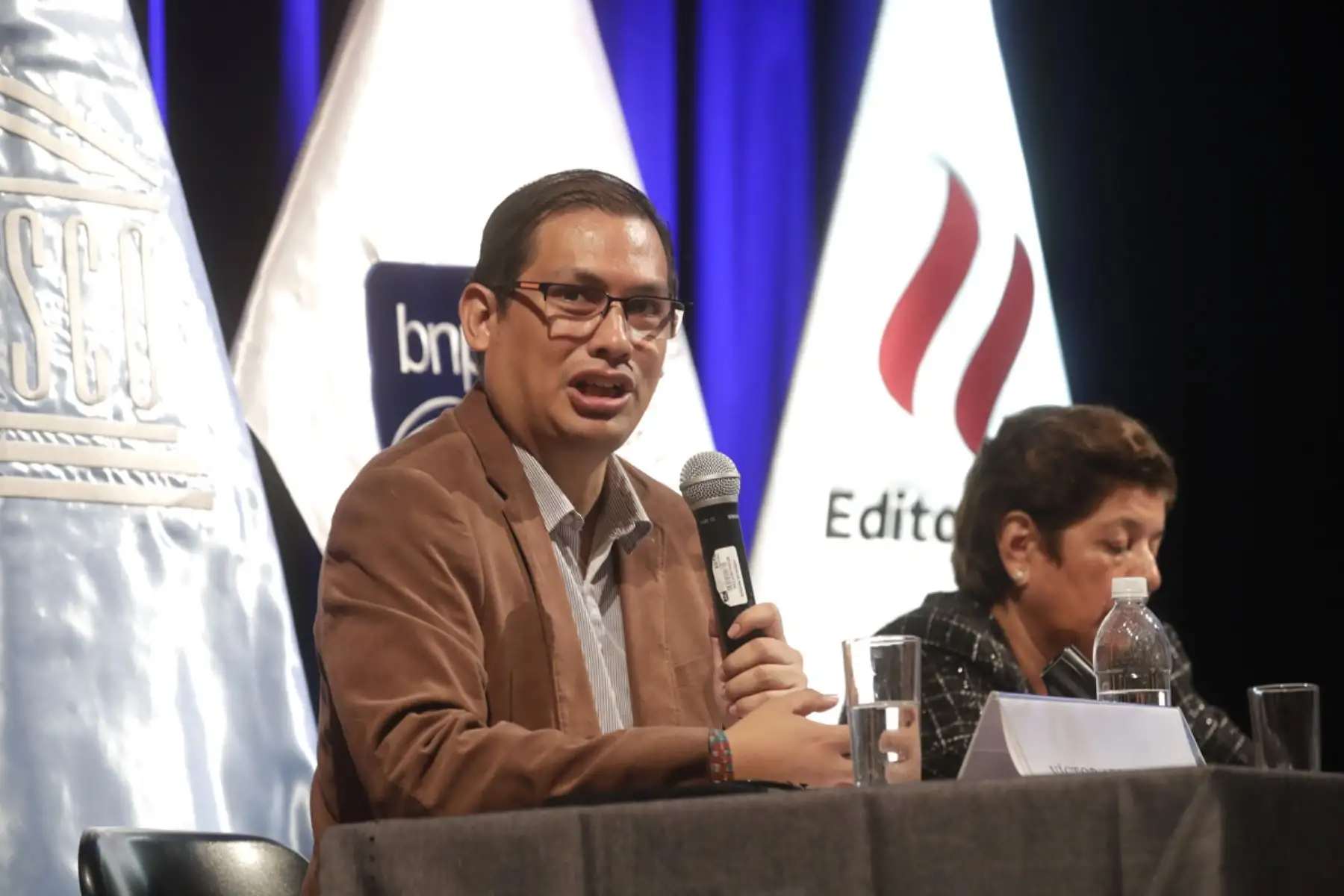 Víctor Arrambide Cruz, historiador por la Universidad Nacional Mayor de San Marcos, expone durante el seminario “Memoria del mundo: Preservación del patrimonio documental". Foto:ANDINA/ Juan Carlos Guzmán Negrini