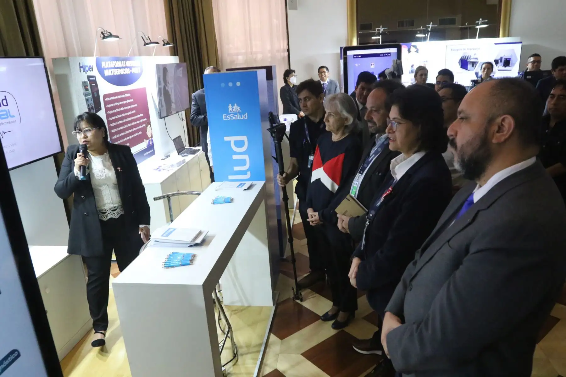RENIEC INAUGURA FERIA TECNOLÓGICA CON PRESENTACIÓN DE BIOMETRÍA DE RECONOCIMIENTO DE IRIS 

El Registro Nacional de Identificación Nacional y Estado Civil (Reniec) invita a los medios de comunicación a la inauguración de la Feria Tecnológica del Seminario Internacional Reniec 2023: “Transformación e innovación digital para la identificación y servicios del Estado”.Foto:andina/Hector Vinces