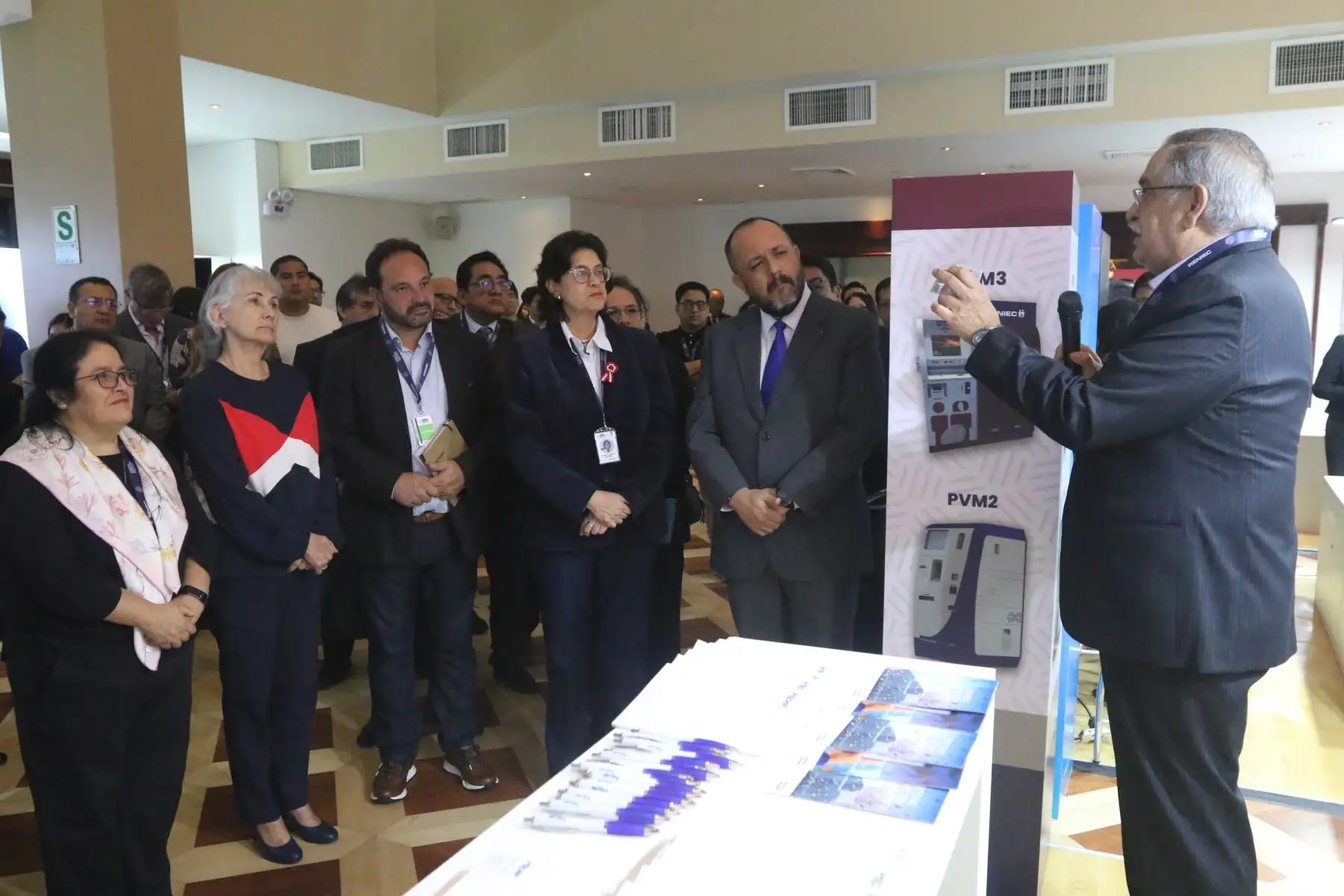 RENIEC INAUGURA FERIA TECNOLÓGICA CON PRESENTACIÓN DE BIOMETRÍA DE RECONOCIMIENTO DE IRIS 

El Registro Nacional de Identificación Nacional y Estado Civil (Reniec) invita a los medios de comunicación a la inauguración de la Feria Tecnológica del Seminario Internacional Reniec 2023: “Transformación e innovación digital para la identificación y servicios del Estado”.Foto:andina/Hector Vinces