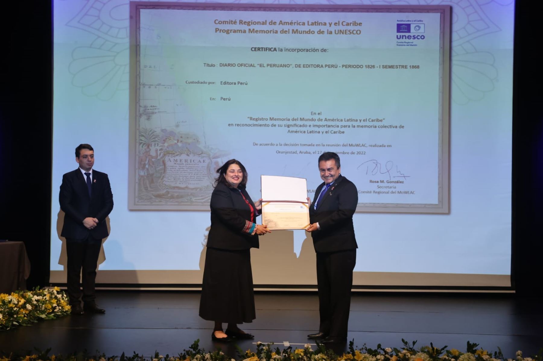 El Peruano recibe certificado de registro Memoria del Mundo para América Latina de Unesco. Foto: ANDINA/ Andrés Valle