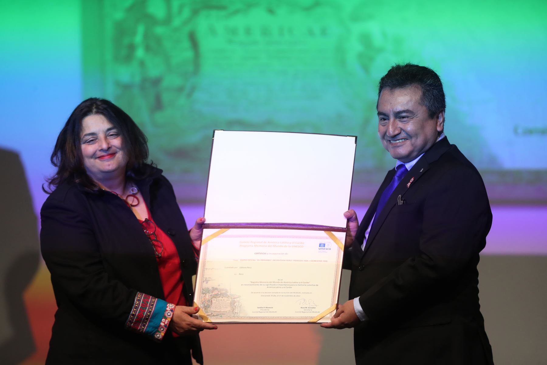 El Peruano recibe certificado de registro Memoria del Mundo para América Latina de Unesco. Foto: ANDINA/Ricardo Cuba