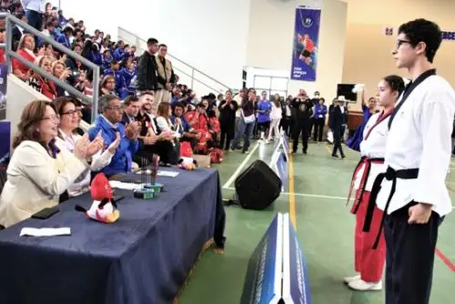 La ministra de Educación, Magnet Márquez, inauguró esta mañana la competencia nacional en el colegio Mercedes Indacochea de Barranco, y señaló que este año los estudiantes competirán en un ambiente de confraternidad y celebración. ANDINA/ Minedu.