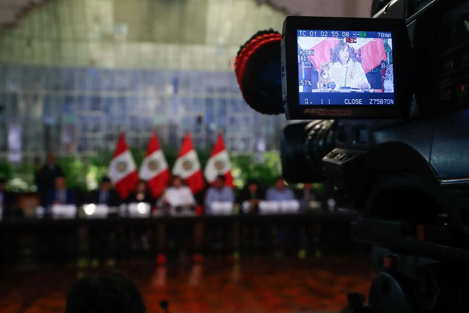 En una reunión de más de tres horas, el Gobierno dialogó con el gobernador regional de Apurímac, Percy Godoy; la vicegobernadora de Pasco, Sonia Guillermo; 38 alcaldes distritales y de centros poblados de Apurímac, Loreto y Cajamarca, así como artesanos del Cusco.
Foto: ANDINA/Presidencia Perú