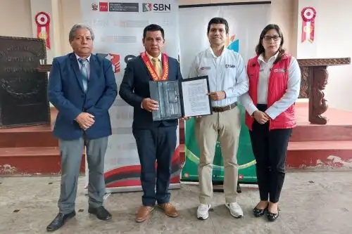 El Superintendente de la Superintendencia Nacional de Bienes Estatales (SBN) Wilder Sifuentes Quilcate y el alcalde de la Municipalidad distrital de Pueblo, Nuevo William Sánchez Cahuana, suscribieron un convenio interinstitucional  para la defensa, protección y cautela de los predios del Estado que se encuentran ubicados en dicha comuna. ANDINA/Difusión