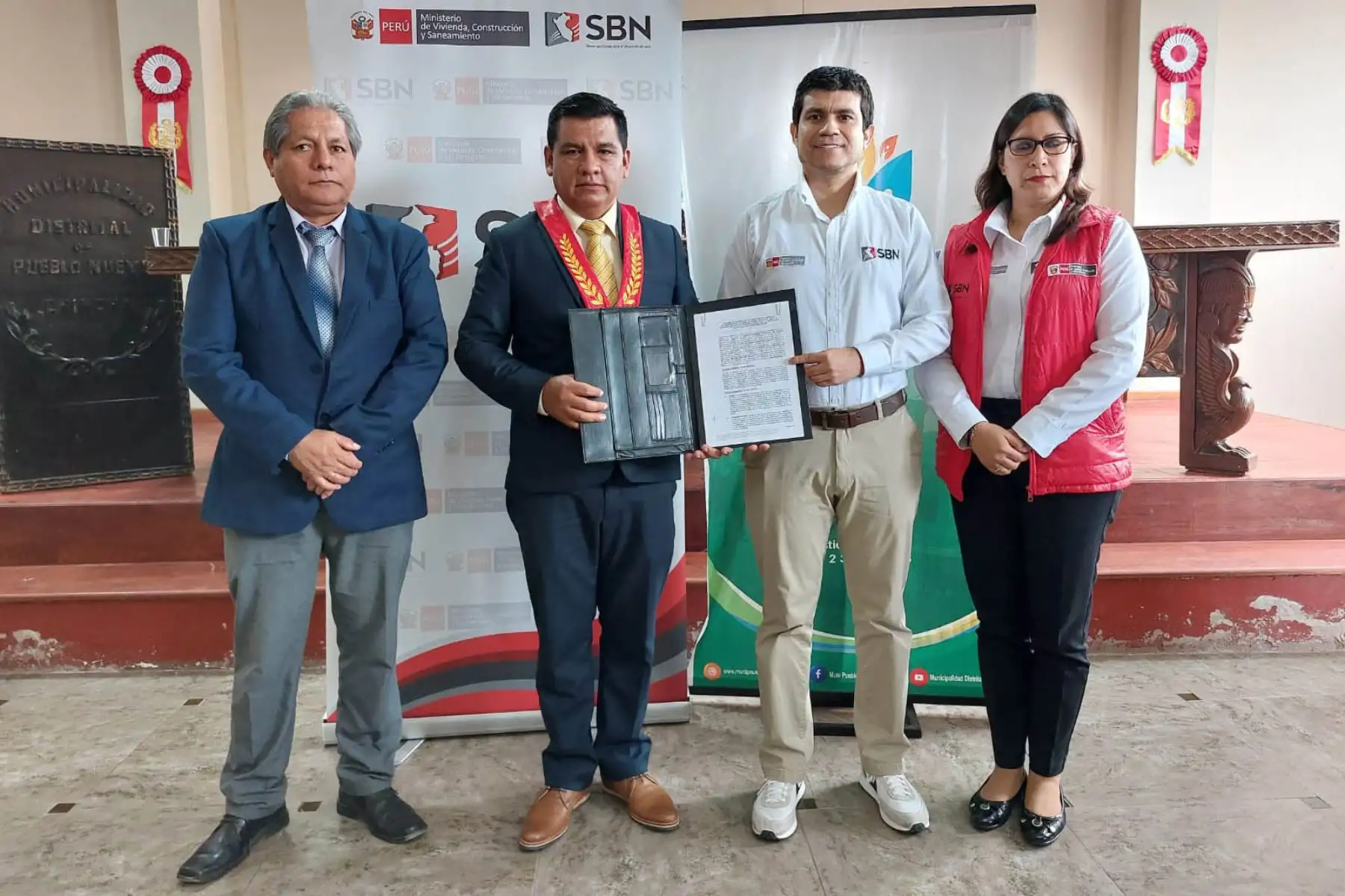 El Superintendente de la Superintendencia Nacional de Bienes Estatales (SBN) Wilder Sifuentes Quilcate y el alcalde de la Municipalidad distrital de Pueblo, Nuevo William Sánchez Cahuana, suscribieron un convenio interinstitucional  para la defensa, protección y cautela de los predios del Estado que se encuentran ubicados en dicha comuna. ANDINA/Difusión
