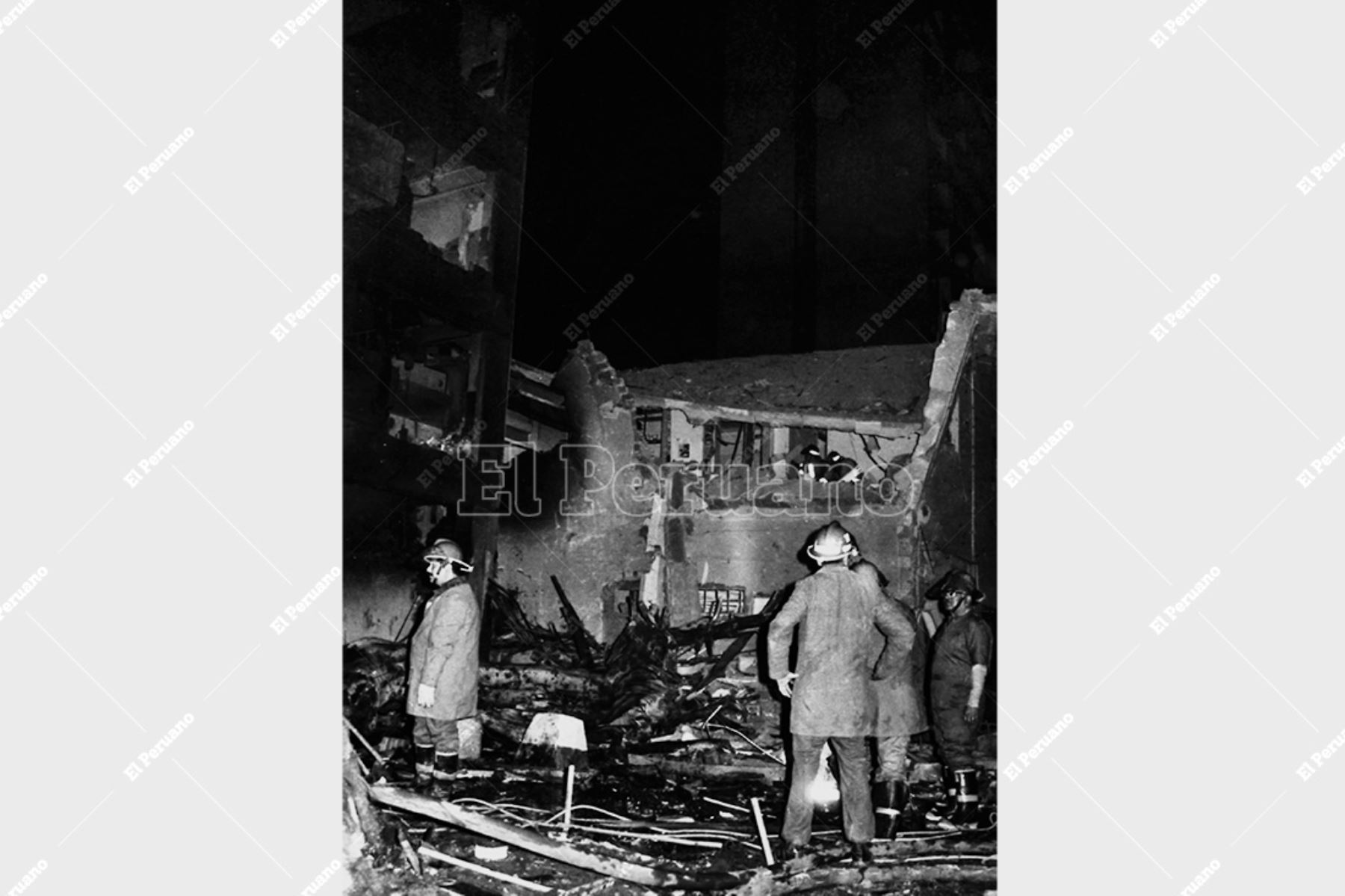 Lima - 16 julio 1992 / Atentado terrorista con coche bomba perpetrado por Sendero Luminoso en la calle Tarata de Miraflores. El estallido destruyó todo lo que estaba a 300 metros a la redonda. Foto: Archivo Histórico de El Peruano