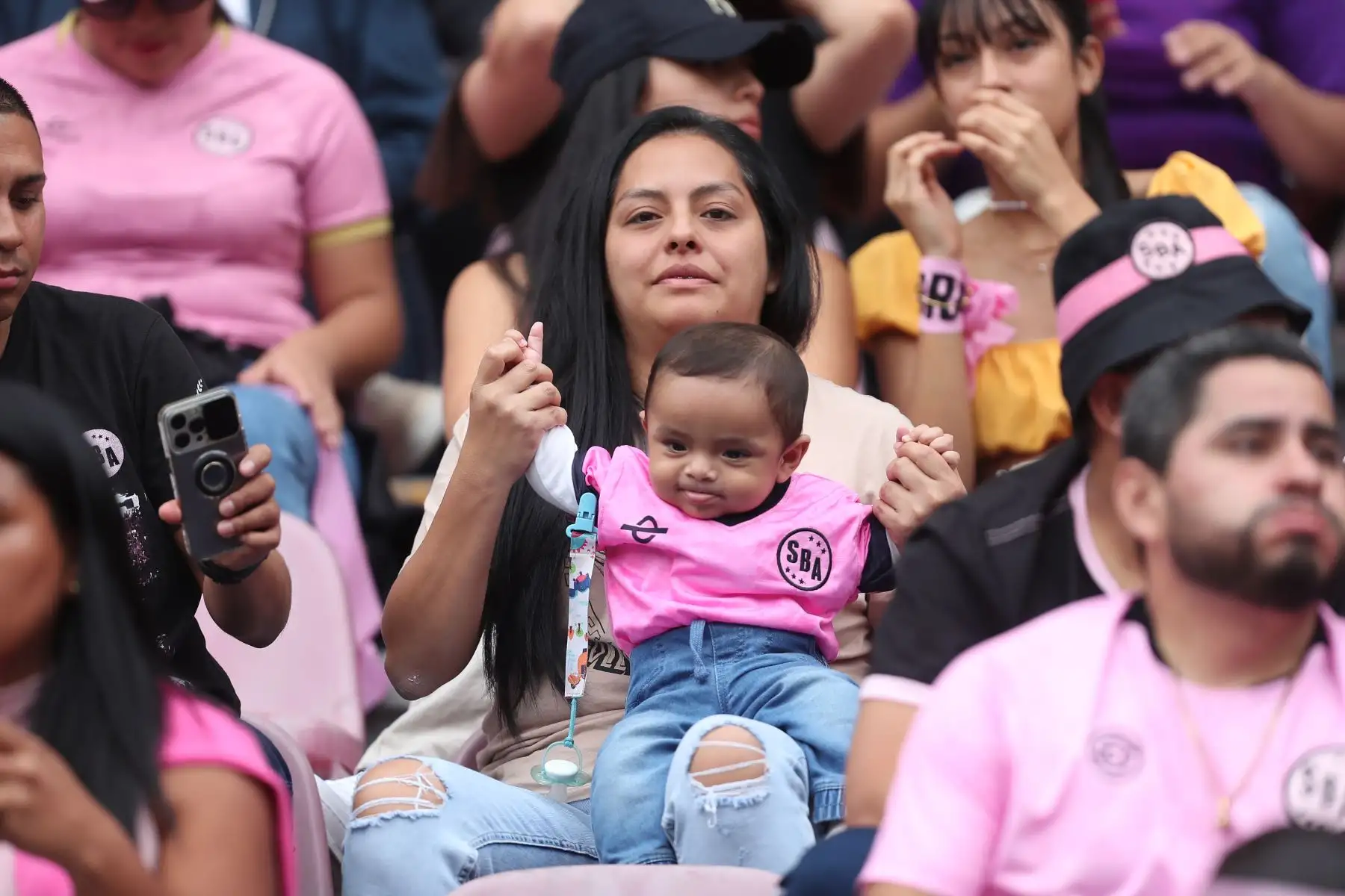 Hinchas de Sport Boys y de  Alianza Lima llegan al estadio Nacional para alentar a sus equipos em partido por la fecha 4 del Torneo Clausura 2023. Foto: ANDINA/Ricardo Cuba