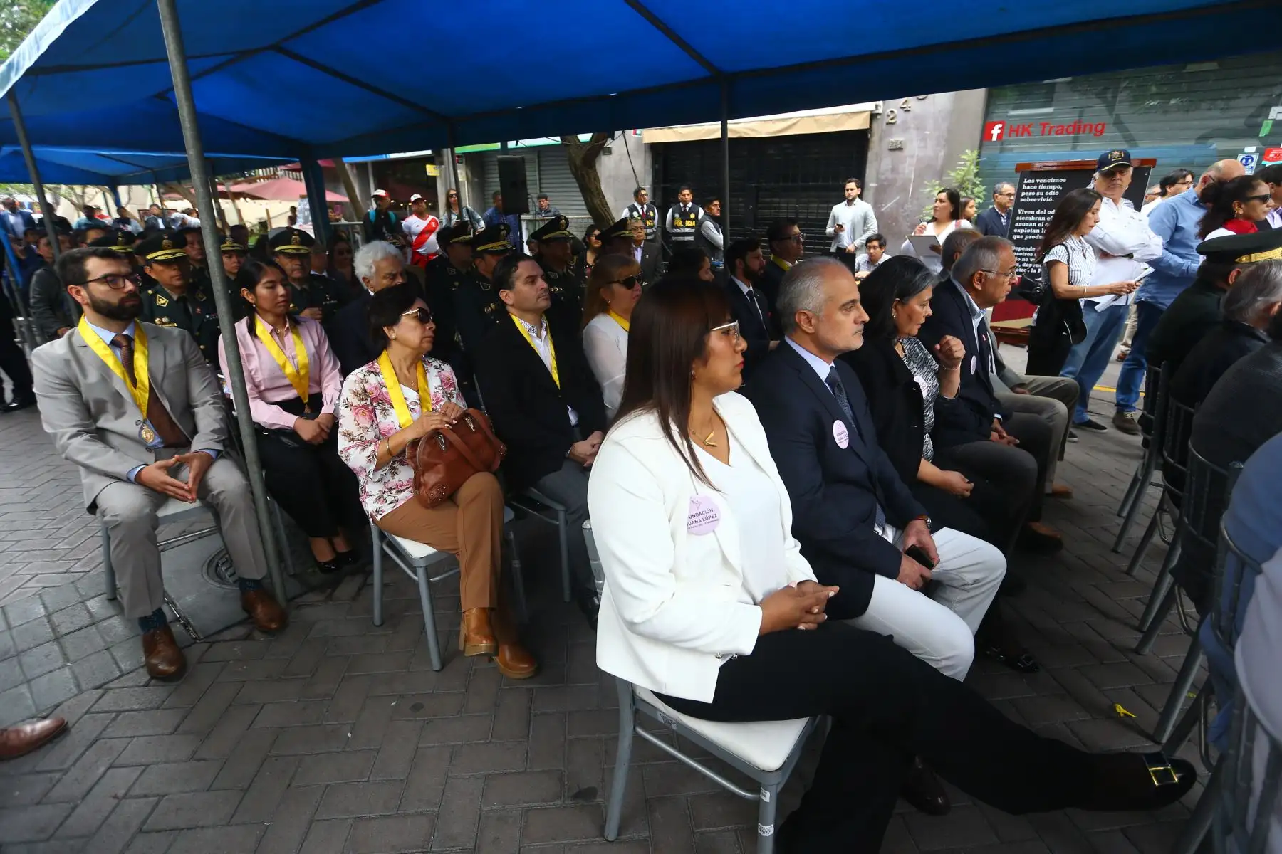 En este acto se rinde homenaje a las víctimas del atentado terrorista perpetrado en 1992 en la cuadra 2 de la calle Tarata, que dejó 25 víctimas mortales y más de 200 heridos. 
Foto: ANDINA/Eddy Ramos