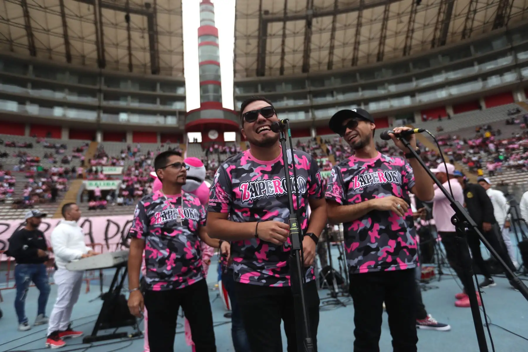 Hinchas de Sport Boys y de  Alianza Lima llegan al estadio Nacional para alentar a sus equipos em partido por la fecha 4 del Torneo Clausura 2023. Foto: ANDINA/Ricardo Cuba