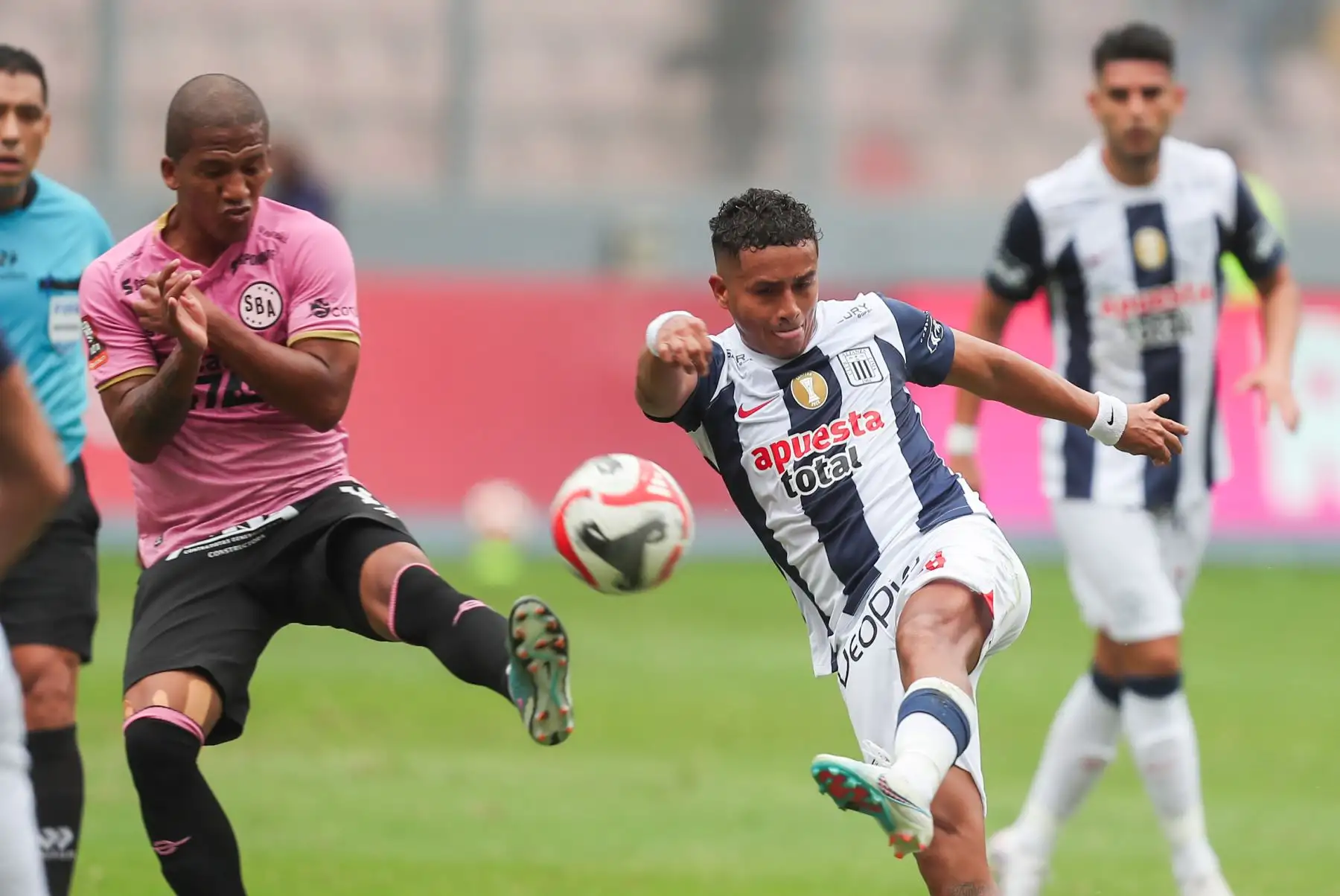 Sport Boys se enfrenta al club Alianza Lima por la fecha 4 del Torneo Clausura 2023 en el estadio Nacional.
Foto: ANDINA/ Ricardo Cuba