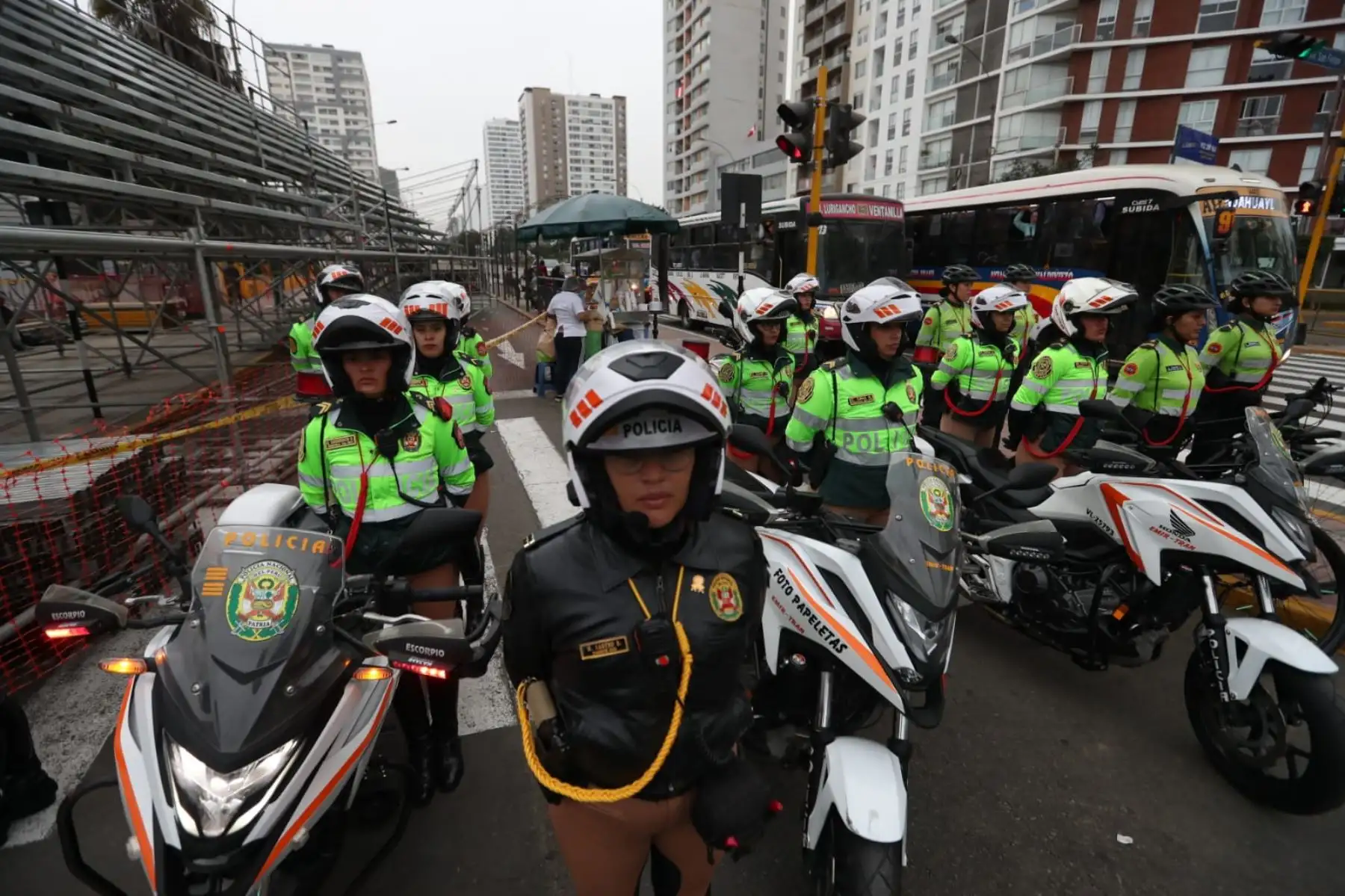 Policía Nacional del Perú, a través de la División de Tránsito y Seguridad Vial, brindará información a los usuarios de las vías y público en general, sobre los cierres de calles con motivo del desfile cívico patriótico en la Gran Parada Militar a realizarse en la Av. Brasil.
Foto: ANDINA/Daniel Bracamonte