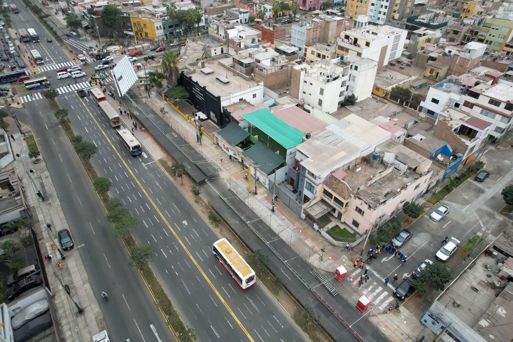 Comenzó la instalación de los estrados a lo largo de la Av. Brasil con miras a la Parada Militar por Fiestas Patrias a realizarse el sábado 29 de julio. Foto: ANDINA/Daniel Bracamonte