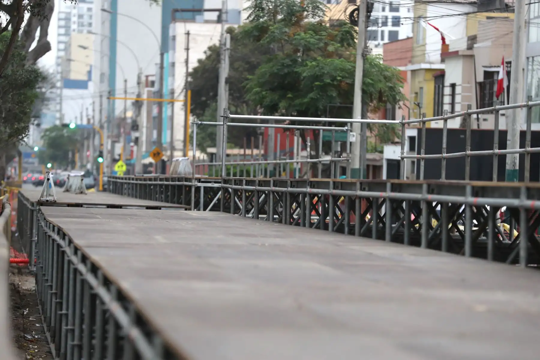 Comenzó la instalación de los estrados a lo largo de la Av. Brasil con miras a la Parada Militar por Fiestas Patrias a realizarse el sábado 29 de julio. Foto: ANDINA/Daniel Bracamonte