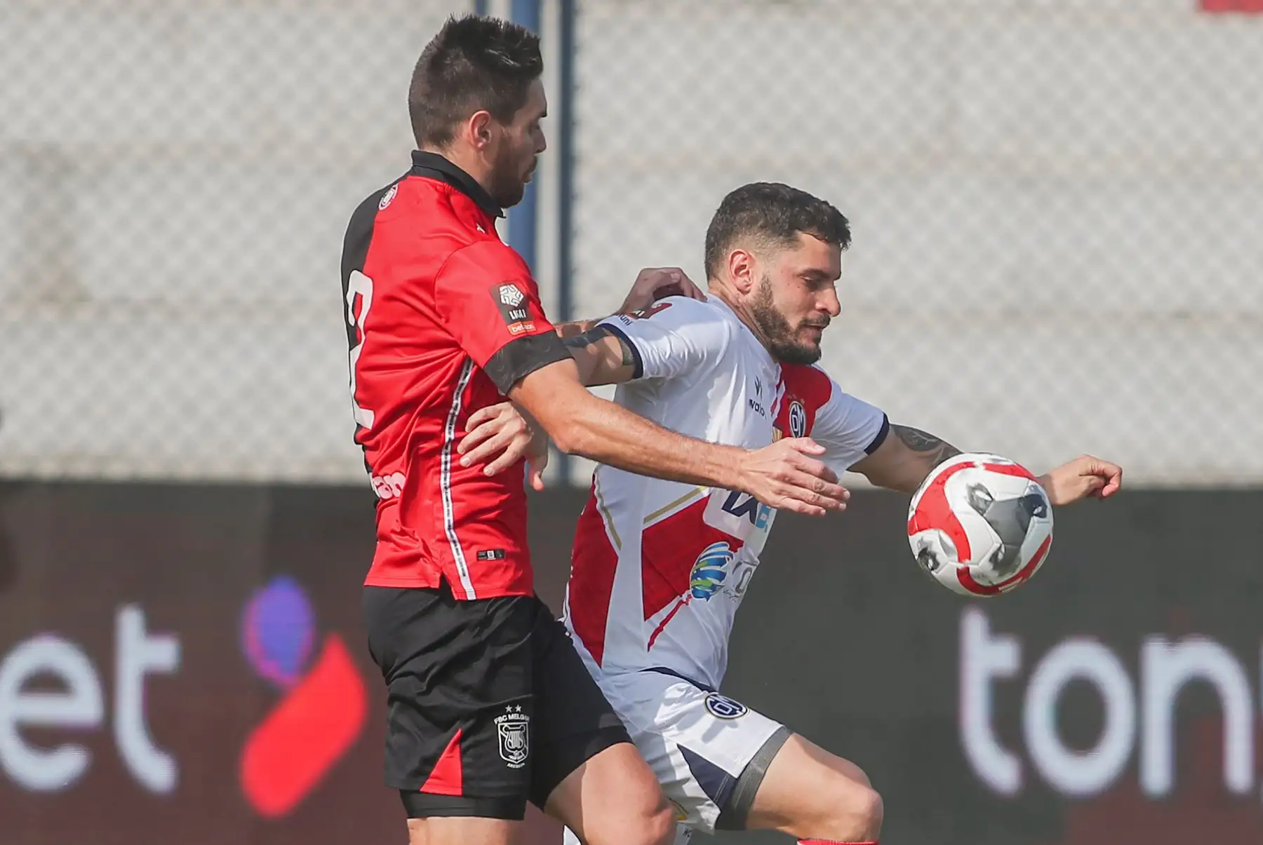 El equipo arequipeño vence 1- 0 al Deportivo Municipal  en el Estadio Elias Moreno de VES por el último partido de la fecha 4 del Torneo Clausura.
Foto: ANDINA/Ricardo Cuba