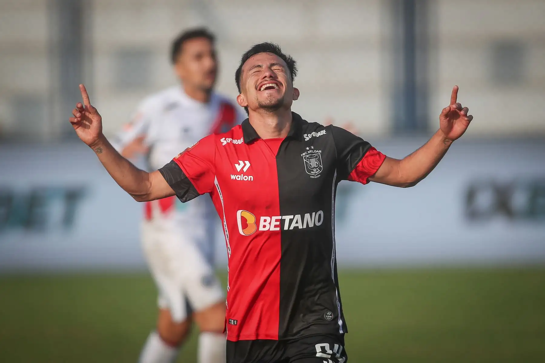 Walter Tandazo celebra gol del equipo arequipeño que vencio 1- 0 al Deportivo Municipal  en el Estadio Elias Moreno de VES por el último partido de la fecha 4 del Torneo Clausura.
Foto: ANDINA/Ricardo Cuba