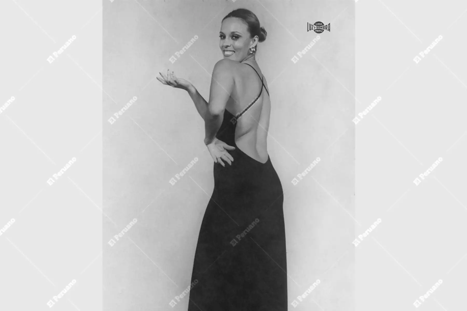 La recordada modelo peruana Cuchita Salazar partió a la eternidad el último sábado en la ciudad de California, Estados Unidos, donde vivía ya retirada del mundo del espectáculo, donde brilló como modelo y actriz en la televisión peruana.
 Foto: Luz y Sombra / Archivo Histórico de El Peruano
