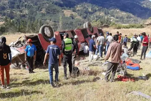 La comunidad de la zona trabajó arduamente en el rescate y traslado de los heridos, junto con los policías.
