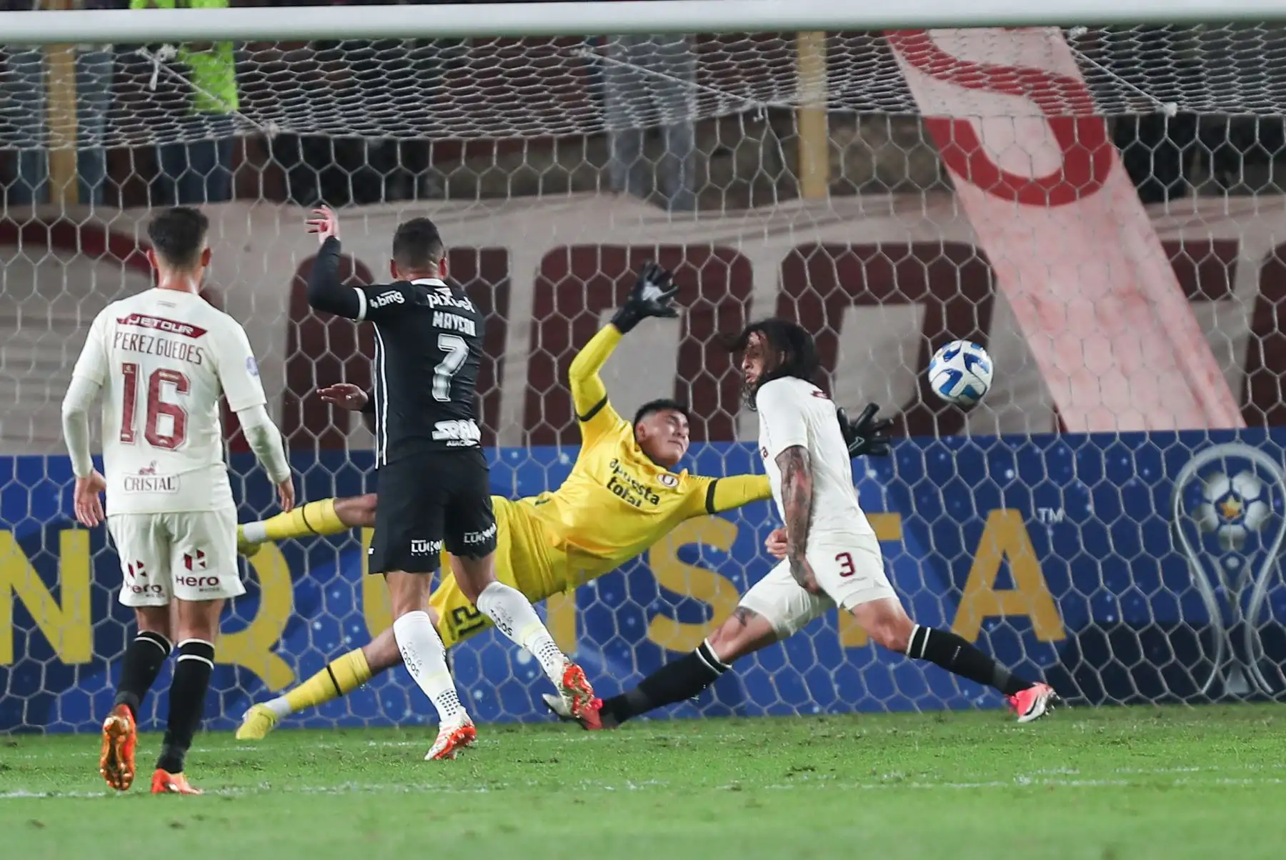 18/07/2023 Universitario cae derrotado 2 -1 contra el Corinthians de Brasil en partido por Copa Sudamericana 2023.Foto: ANDINA/Ricardo Cuba