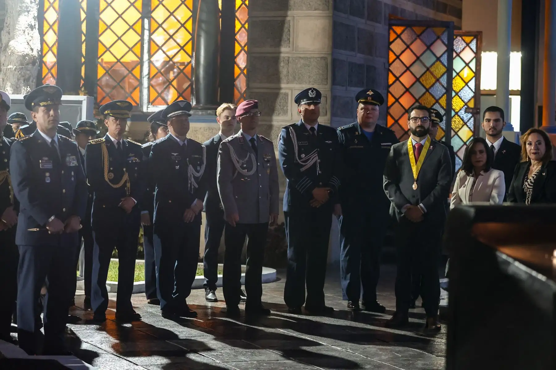 Como parte de los actos celebratorios por el Día de la Fuerza Aérea del Perú y el 82 aniversario de la inmolación del Héroe Nacional Capitán FAP José Quiñones Gonzales, hoy se inauguró la exposición cultural ¨Noche de Arte, Color y Cultura FAP¨, con la presencia del Comandante General Alfonso Artadi Saletti. La actividad se llevó a cabo en el Museo Aeronáutico del Perú, ubicado en el emblemático Castillo Rospigliosi.

Foto: ANDINA/Andrés Valle