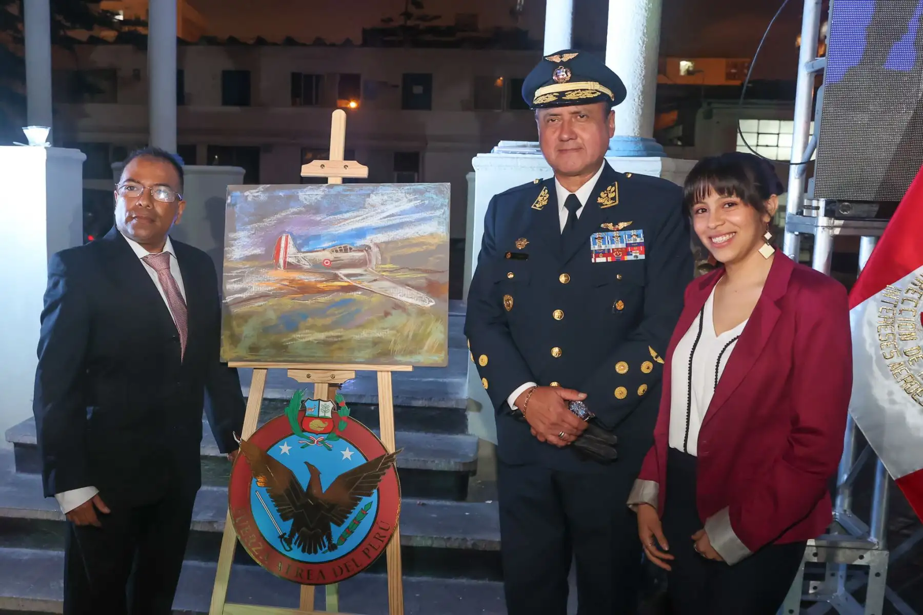 Como parte de los actos celebratorios por el Día de la Fuerza Aérea del Perú y el 82 aniversario de la inmolación del Héroe Nacional Capitán FAP José Quiñones Gonzales, hoy se inauguró la exposición cultural ¨Noche de Arte, Color y Cultura FAP¨, con la presencia del Comandante General Alfonso Artadi Saletti. La actividad se llevó a cabo en el Museo Aeronáutico del Perú, ubicado en el emblemático Castillo Rospigliosi.

Foto: ANDINA/Andrés Valle