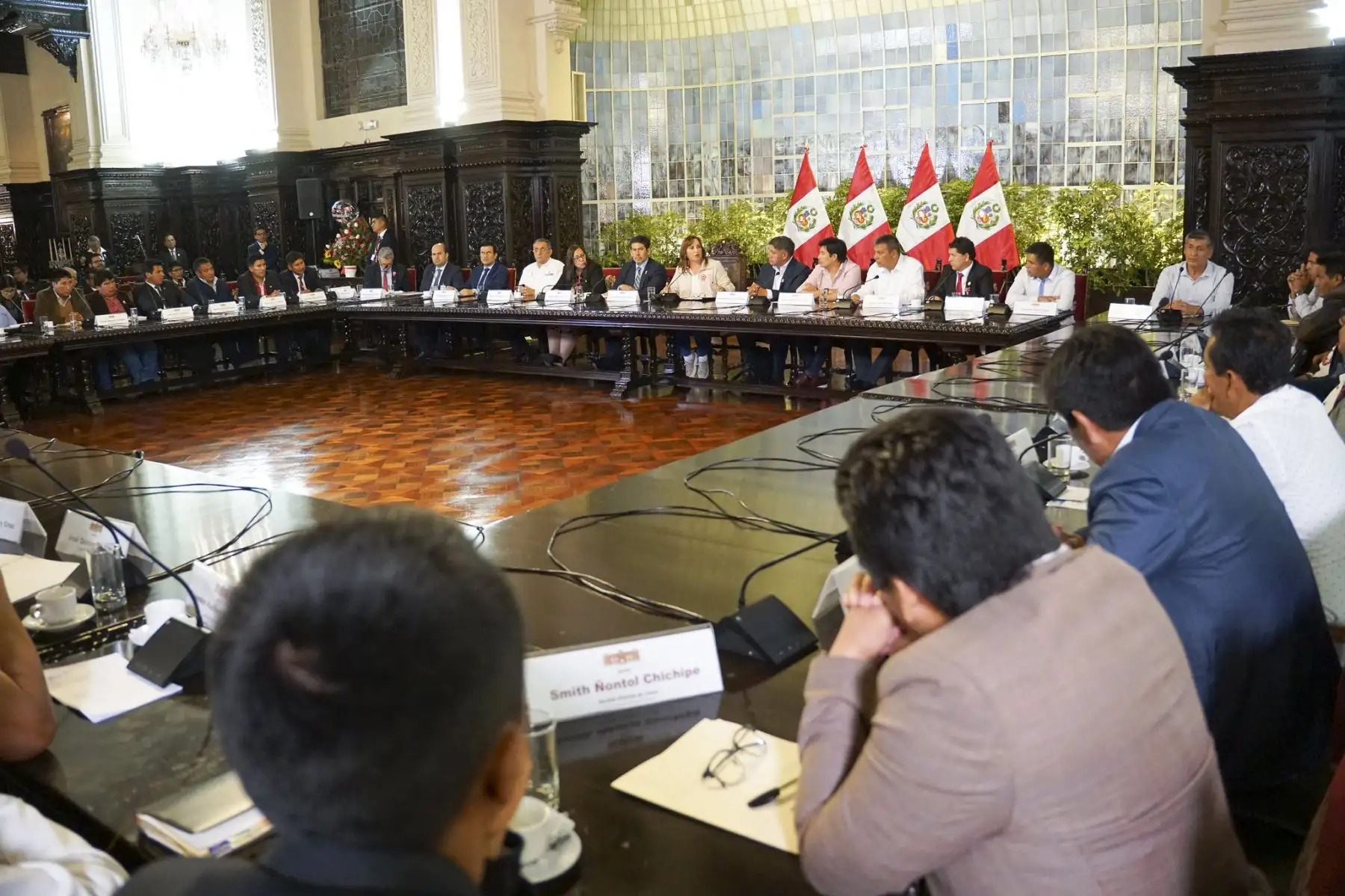 Presidenta Boluarte se reunió con 50 alcaldes de las regiones Puno, Ayacucho, Cajamarca, Loreto, Cusco, San Martín, Ayacucho y Lima Provincias, a fin de articular esfuerzos para la ejecución de proyectos de urgente necesidad en sus jurisdicciones.
Foto: ANDINA/Prensa Presidencia
