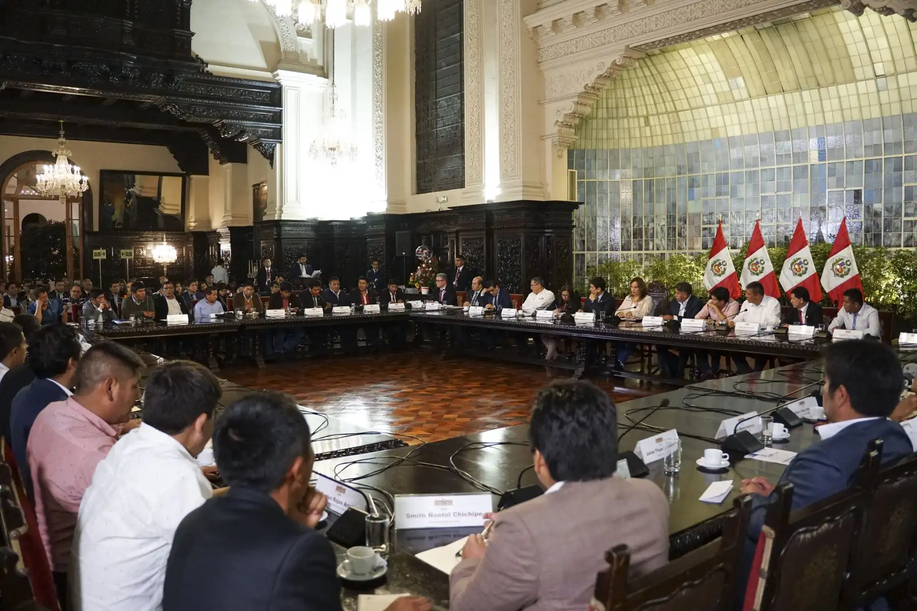 Presidenta Boluarte se reunió con 50 alcaldes de las regiones Puno, Ayacucho, Cajamarca, Loreto, Cusco, San Martín, Ayacucho y Lima Provincias, a fin de articular esfuerzos para la ejecución de proyectos de urgente necesidad en sus jurisdicciones.
Foto: ANDINA/Prensa Presidencia