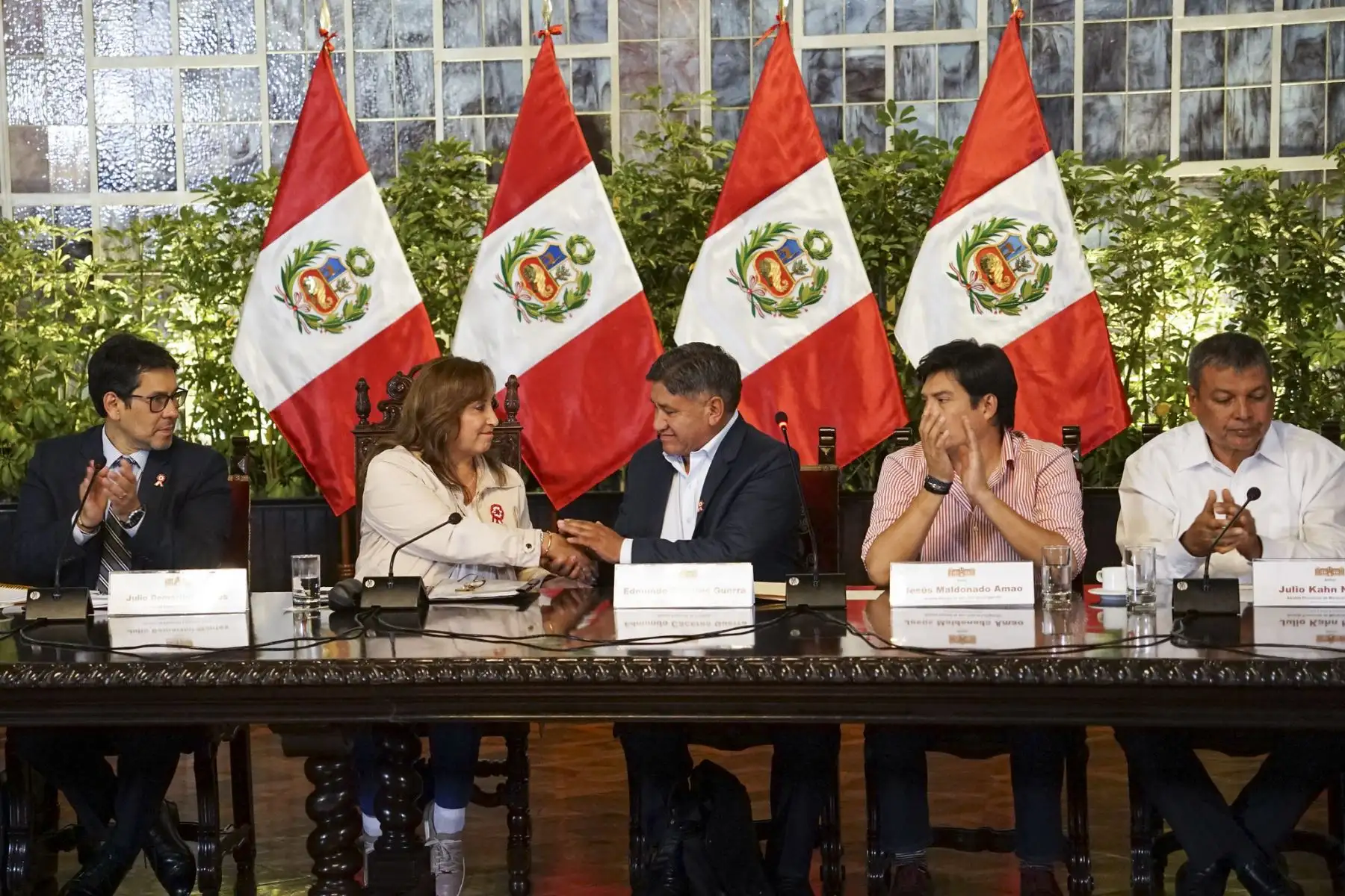 Presidenta Boluarte se reunió con 50 alcaldes de las regiones Puno, Ayacucho, Cajamarca, Loreto, Cusco, San Martín, Ayacucho y Lima Provincias, a fin de articular esfuerzos para la ejecución de proyectos de urgente necesidad en sus jurisdicciones.
Foto: ANDINA/Prensa Presidencia