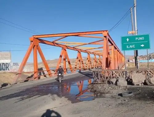 Se liberó el tránsito en la carretera Puno-Ilave que estuvo bloqueada por algunas horas por un grupo de manifestantes del distrito de Acora. Foto: Sergio Mamani