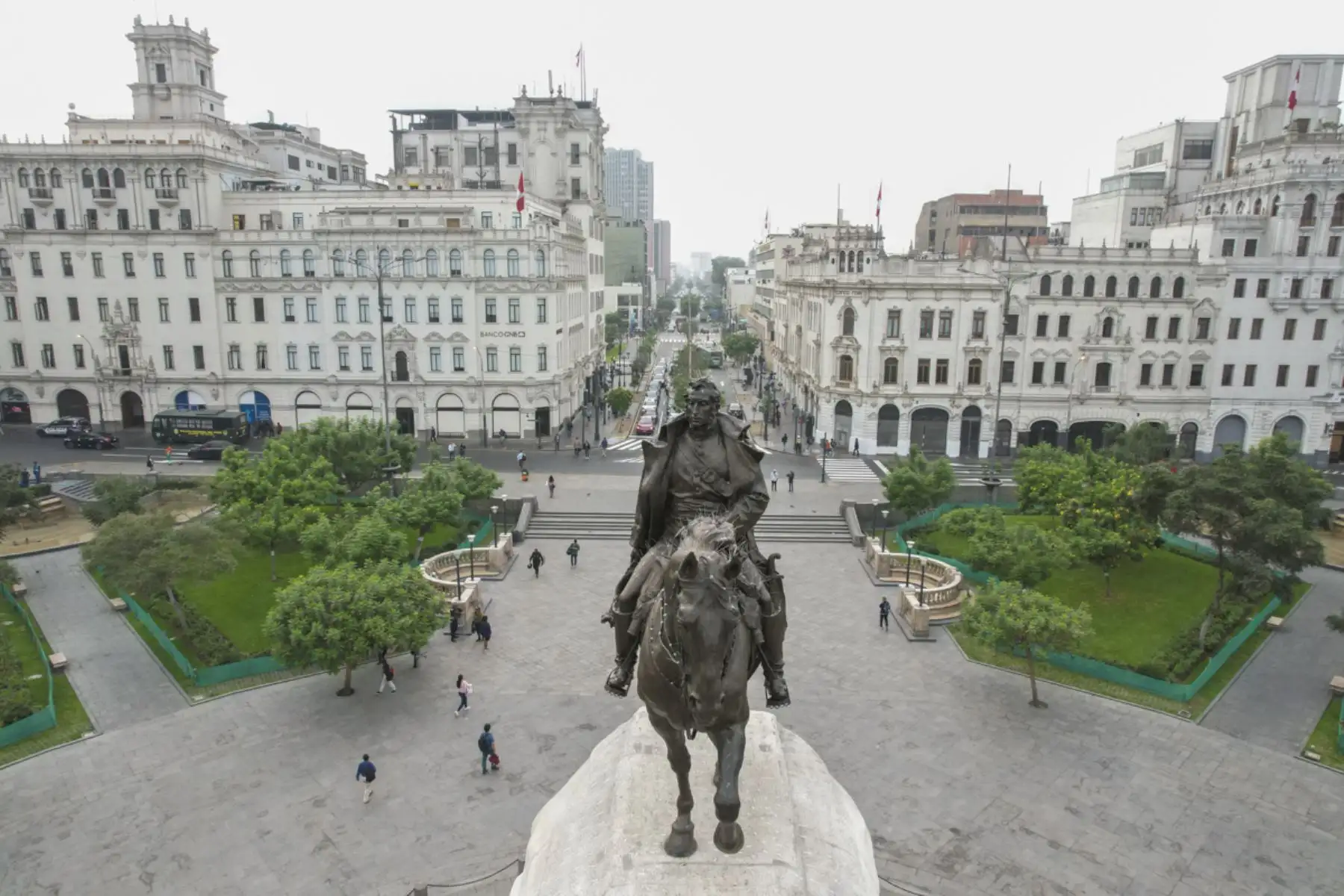 Vista panorámica de la Plaza San Martín luego de la marcha del 19 de Julio.

Foto: ANDINA/Juan Carlos Guzmán Negrini.