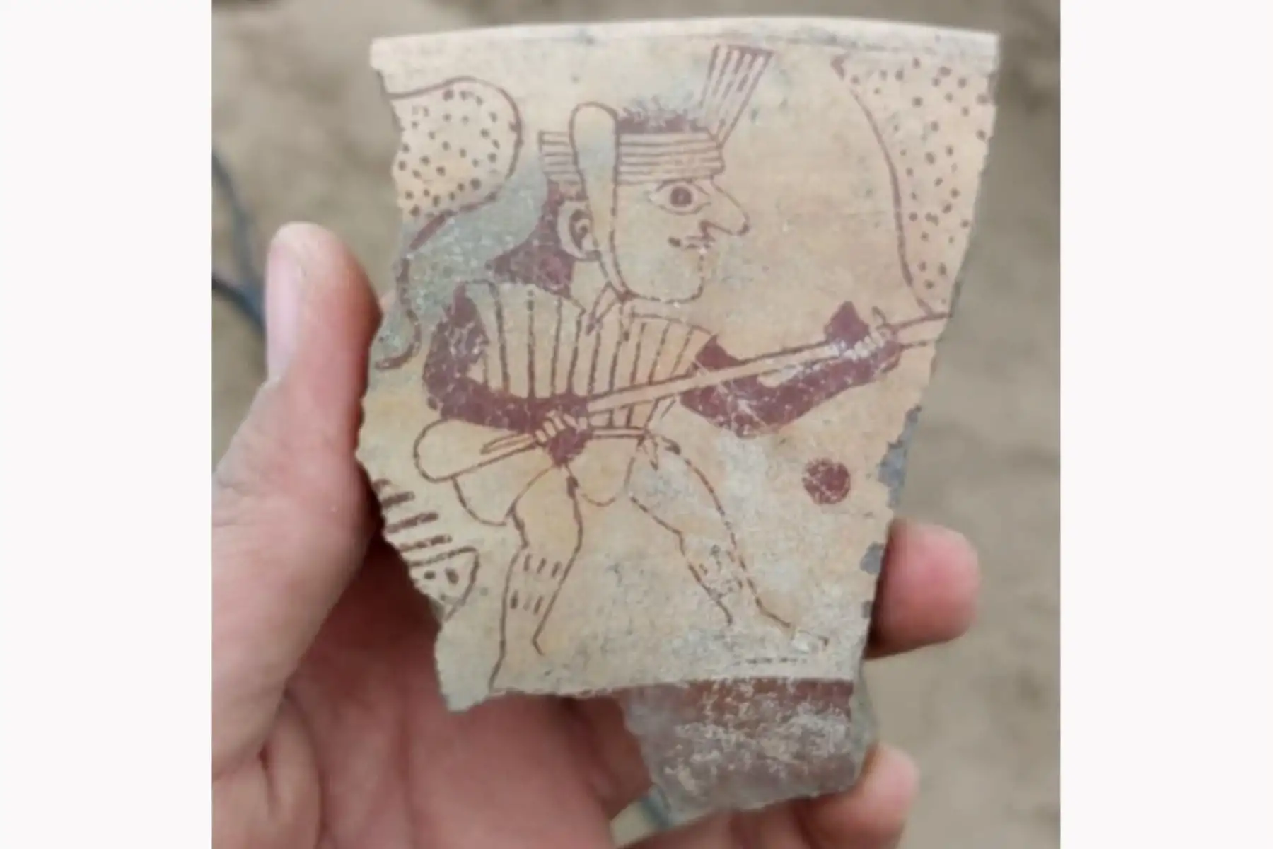 Un importante núcleo urbano de intercambio comercial de productos procedentes de la costa, sierra y selva, que a la vez funcionó como centro religioso de la cultura Moche, al que llegaban peregrinos de diversas partes del antiguo Perú, ha sido descubierto por integrantes del Programa Arqueológico Chicama (PRACH) en recientes excavaciones realizadas en un sector del sito arqueológico Licapa II, ubicado en el valle de Chicama, región La Libertad. Foto: Programa Arqueológico Chicama