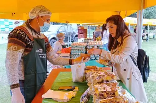 Mercado itinerante "De la Chacra a la Olla". Foto: Cortesía.