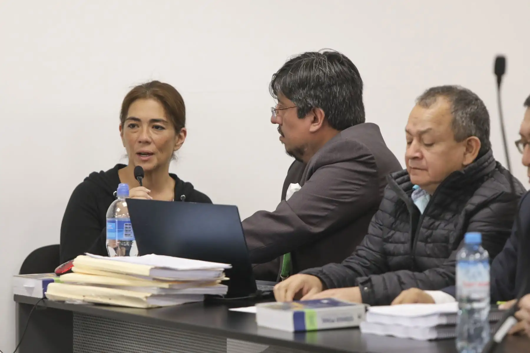 Imágenes de la audiencia donde el Poder Judicial evalúa el pedido de 36 meses de prisión preventiva en contra del periodista Mauricio Fernandini y la empresaria Sada Goray, por la presunta comisión del delito de colusión agravada y otros, en agravio del Estado.
Foto: ANDINA/Poder Judicial