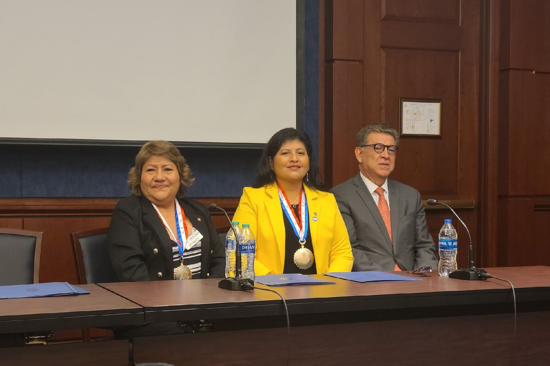 El reconocimiento a la ingeniera peruana Aracely Quispe fue realizado en una ceremonia en el senado norteamericano.