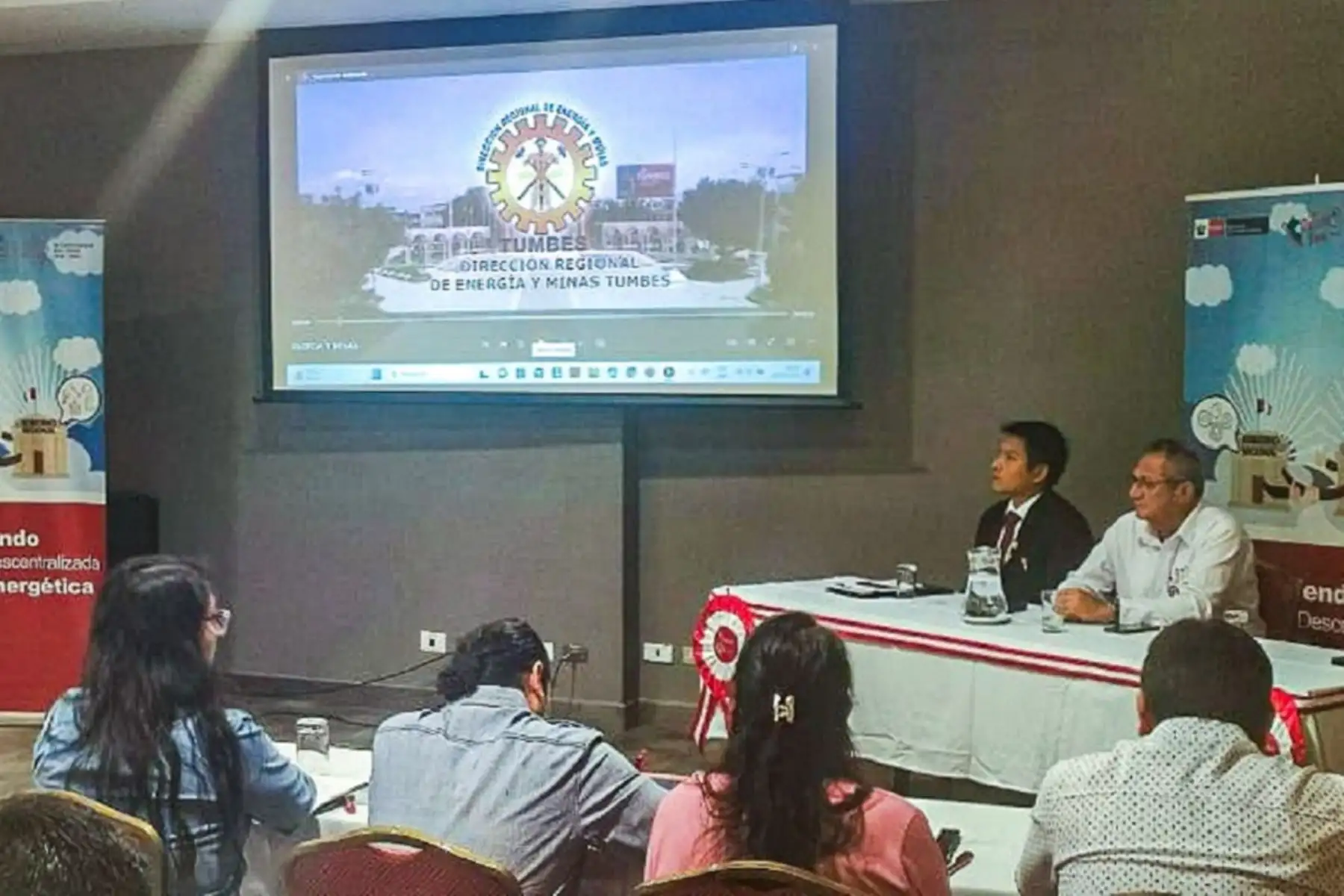 Capacitación  del Minem a funcionarios regionales en temas de minería y asuntos ambientales mineros, en la ciudad de Tumbes. Foto: Cortesía.