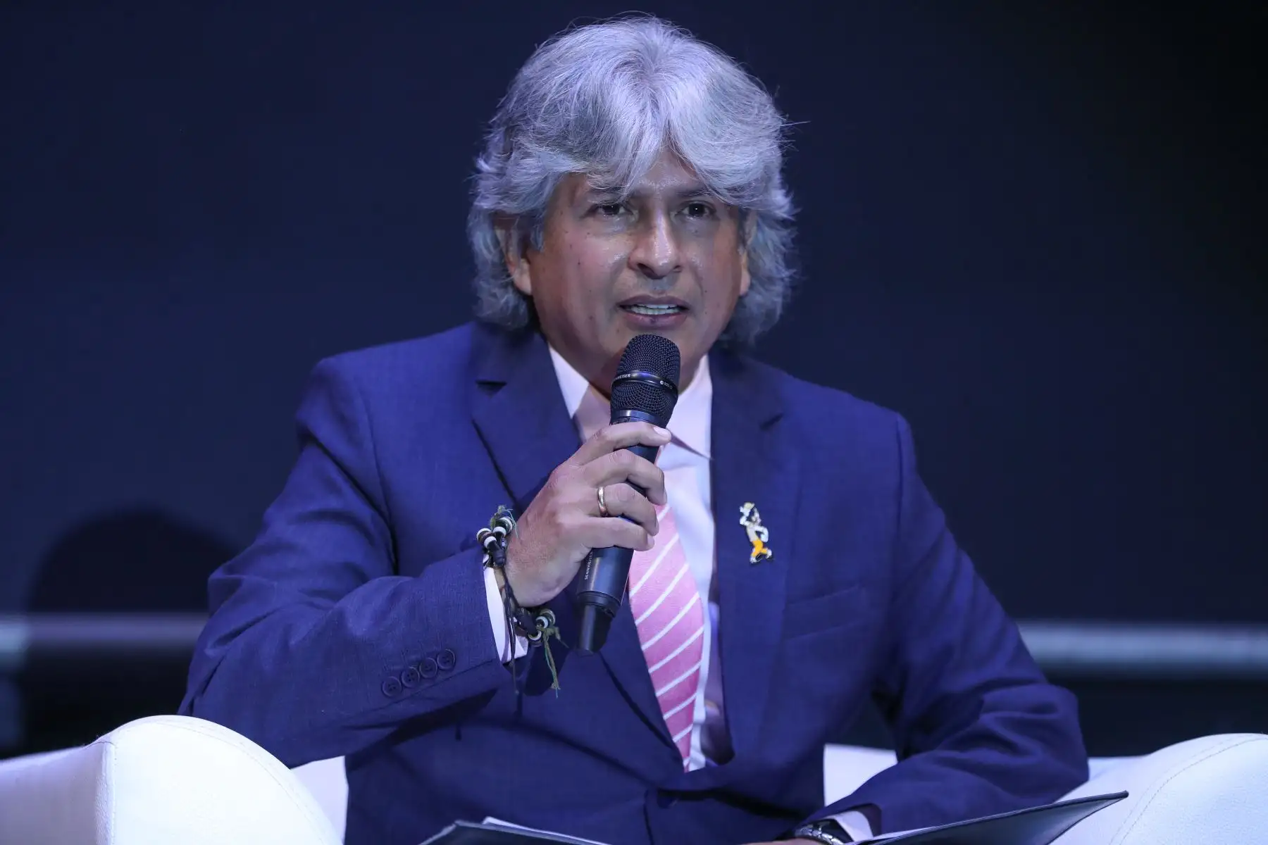 El auditorio Blanca Varela fue el escenario para el acto inaugural de La FIL Lima2023, que este año contará con 240 puestos y unas 900 actividades culturales, entre presentaciones de libros, conversatorios, mesas redondas y recitales, además de jornadas sobre inteligencia artificial y el mundo editorial.
Foto: ANDINA/Daniel Bracamonte