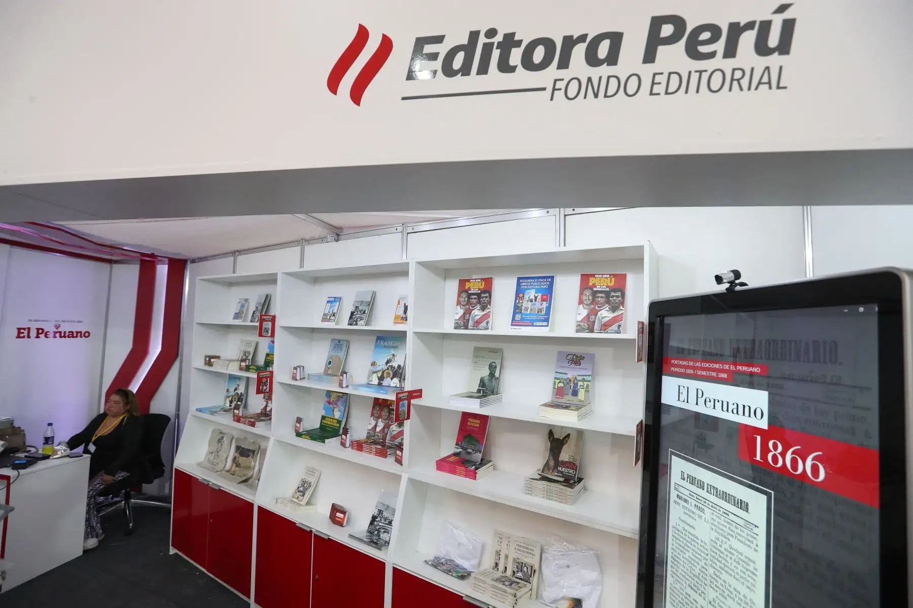 La Empresa Peruana de Servicios Editoriales Editora Perú también está presente en la Feria del Libro de Lima 2023 con todo su catálogo editorial siendo partícipe de esta manera de la fiesta más grande de la cultura nacional.
Foto: ANDINA/Daniel Bracamonte
